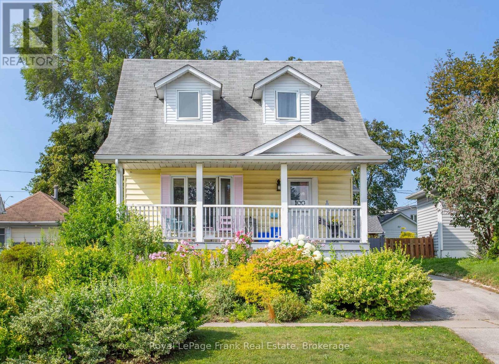 MLS® listing #30106753 for sale located at 100 ADMIRAL ROAD