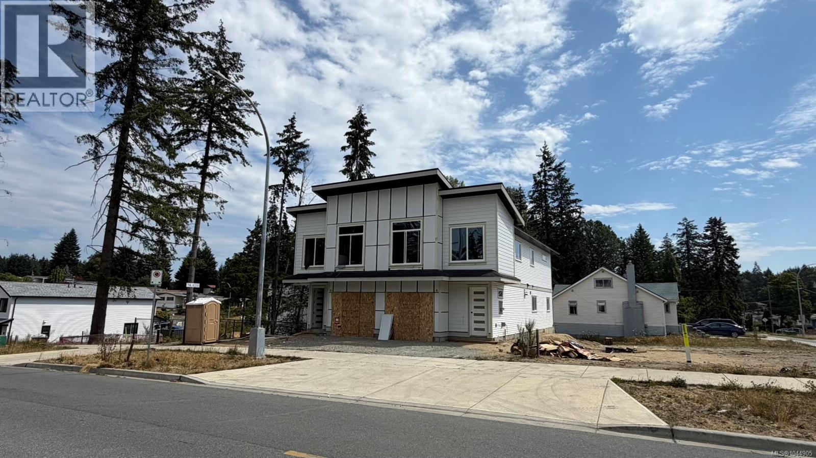 MLS® listing #30106996 for sale located at 2304 Sparrow Lane