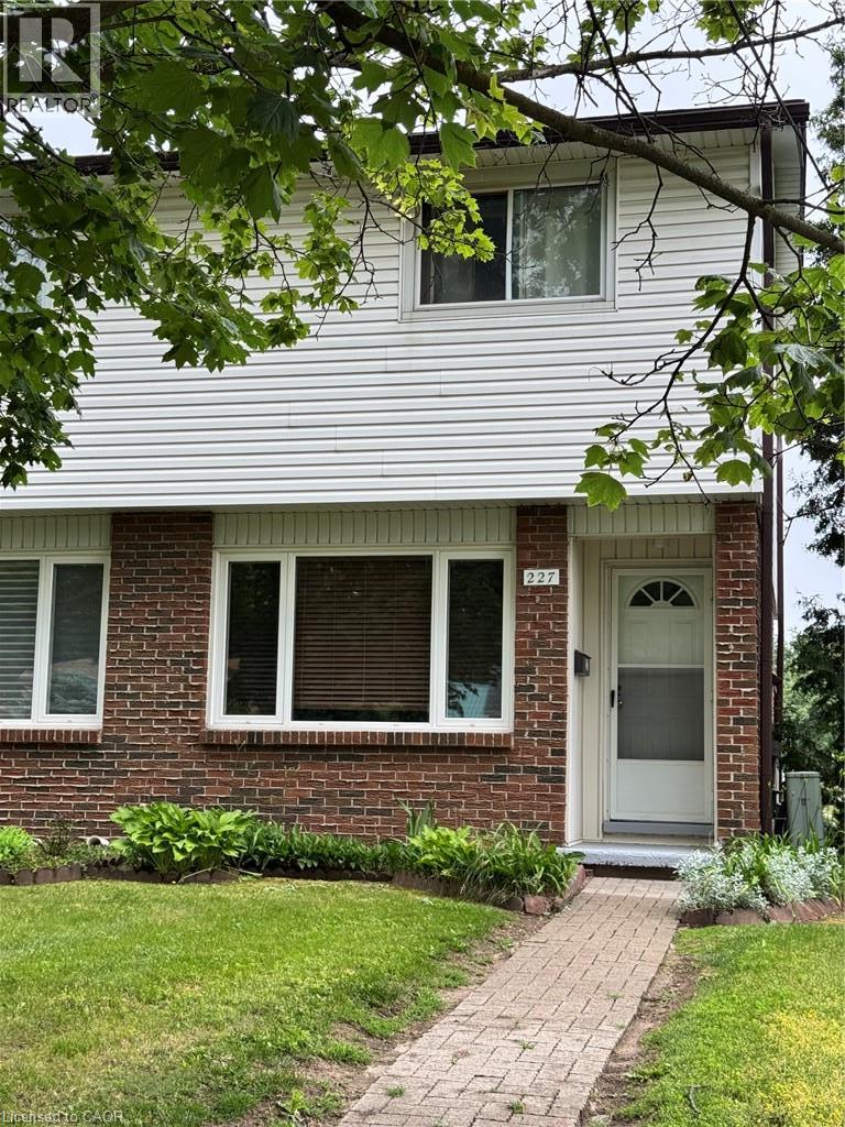 MLS® listing #30107634 for sale located at 227 FERGUS Avenue Unit# 33