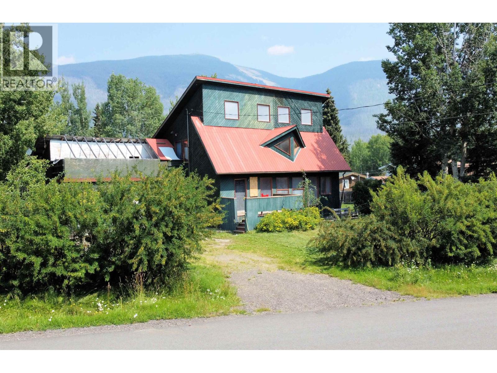MLS® listing #30108063 for sale located at 795 DOMINION STREET