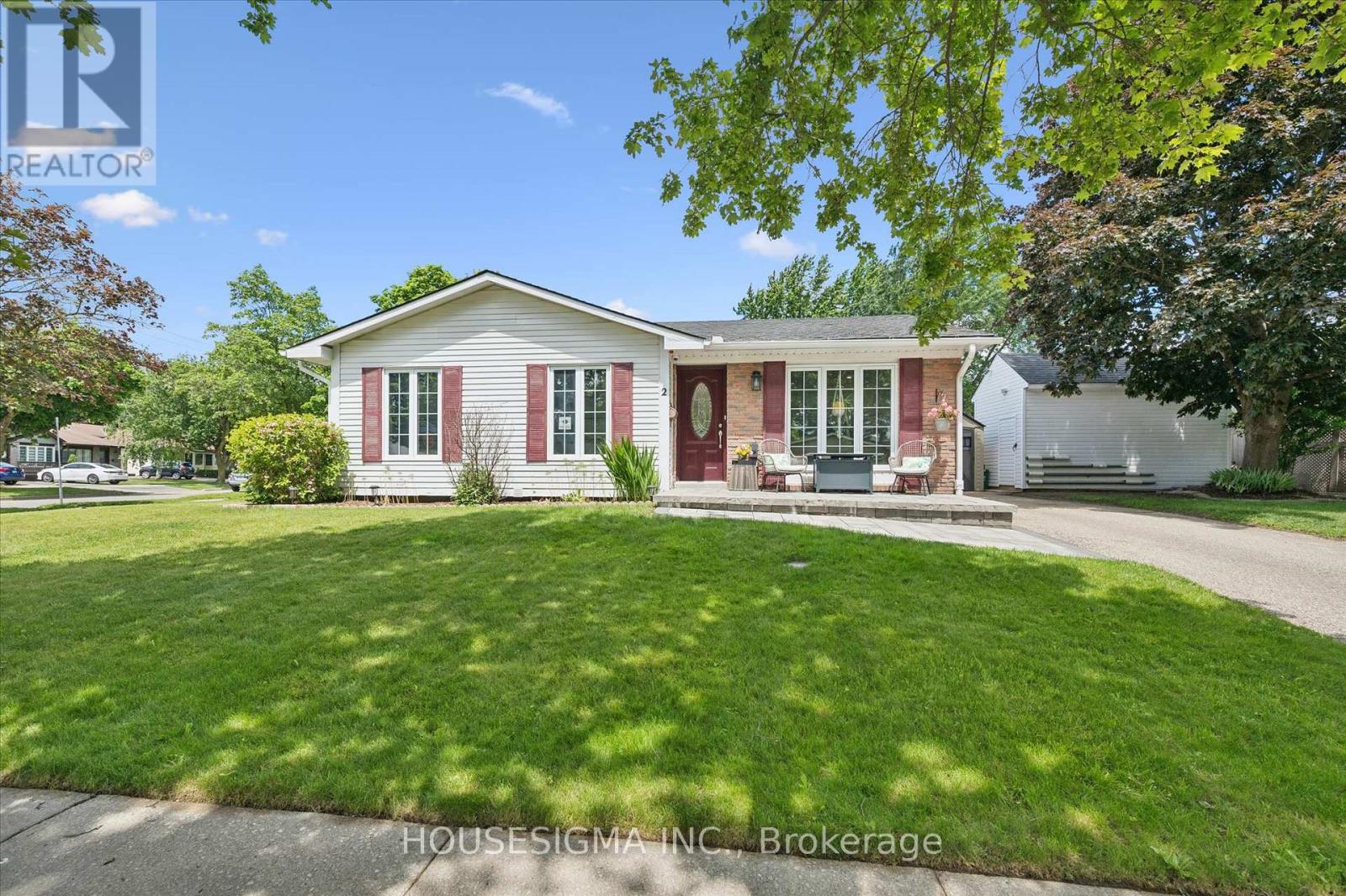 MLS® listing #30108733 for sale located at 2 KEEWATIN AVENUE