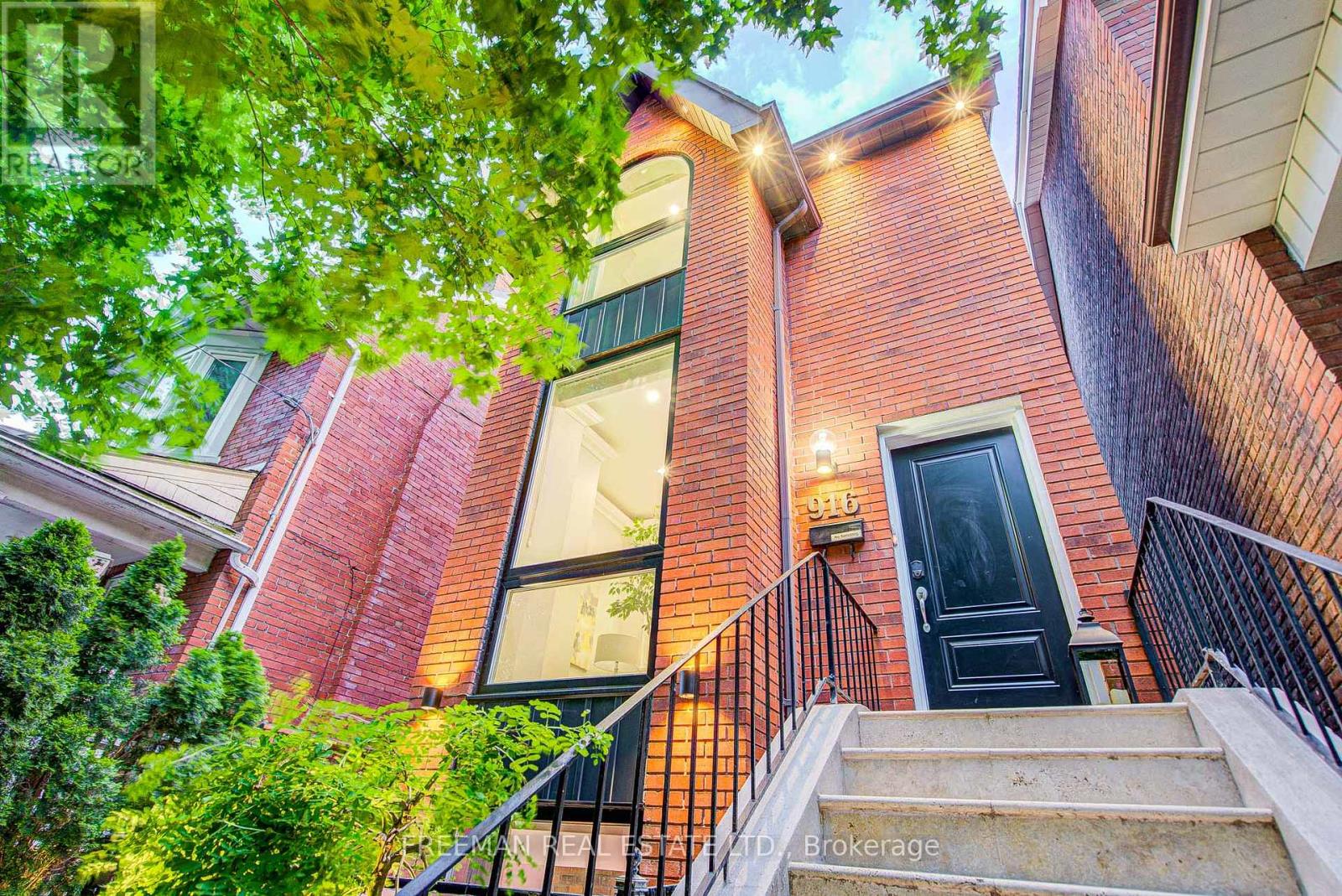 MLS® listing #30112670 for sale located at MAIN&2ND FLOOR - 916 MANNING AVENUE