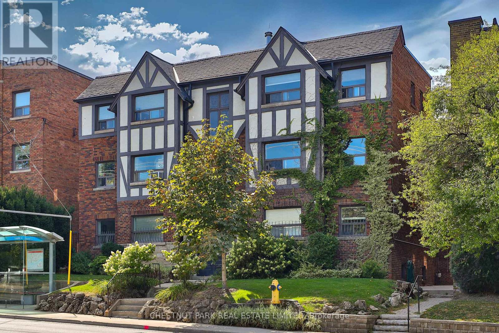 MLS® listing #30113331 for sale located at 5 - 1648 BATHURST STREET