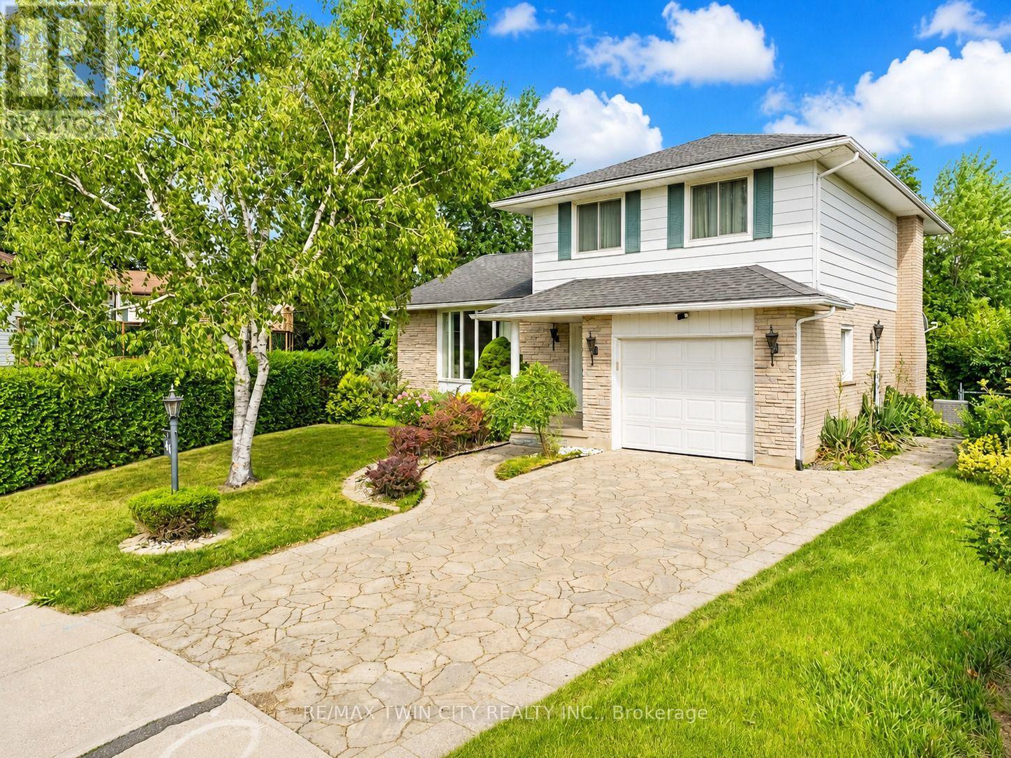 MLS® listing #30113781 for sale located at 46 LOMBARDY COURT