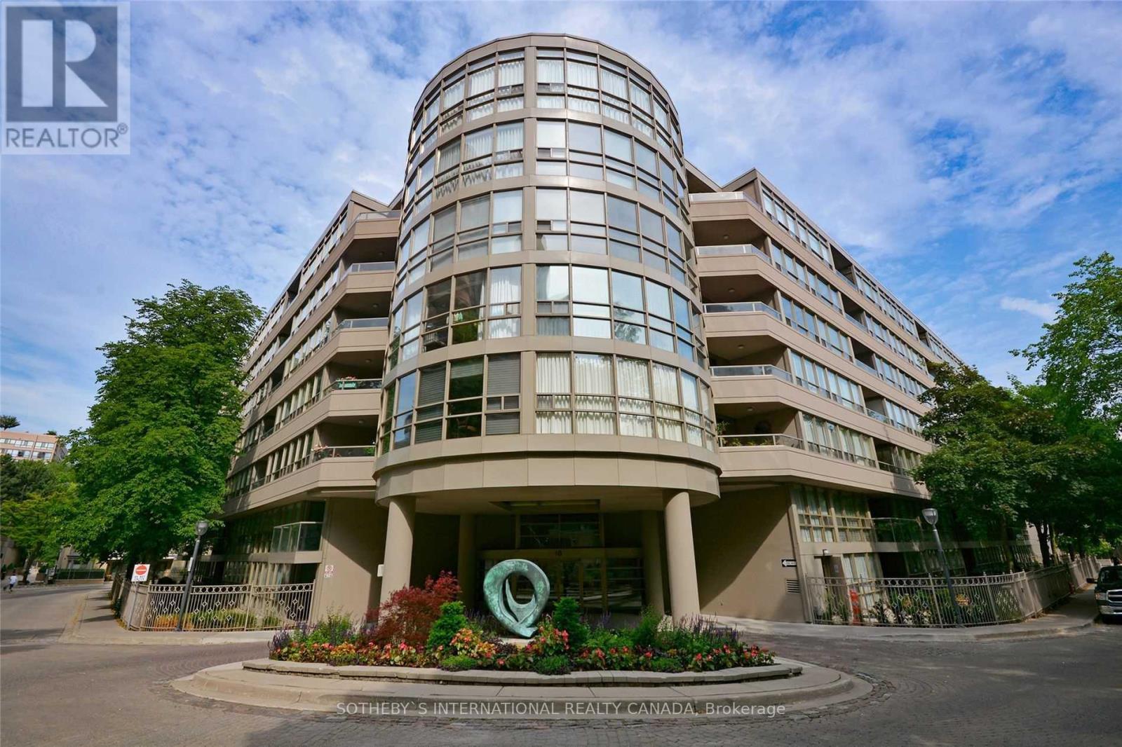 MLS® listing #30114039 for sale located at 111 - 18 LOWER VILLAGE GATE