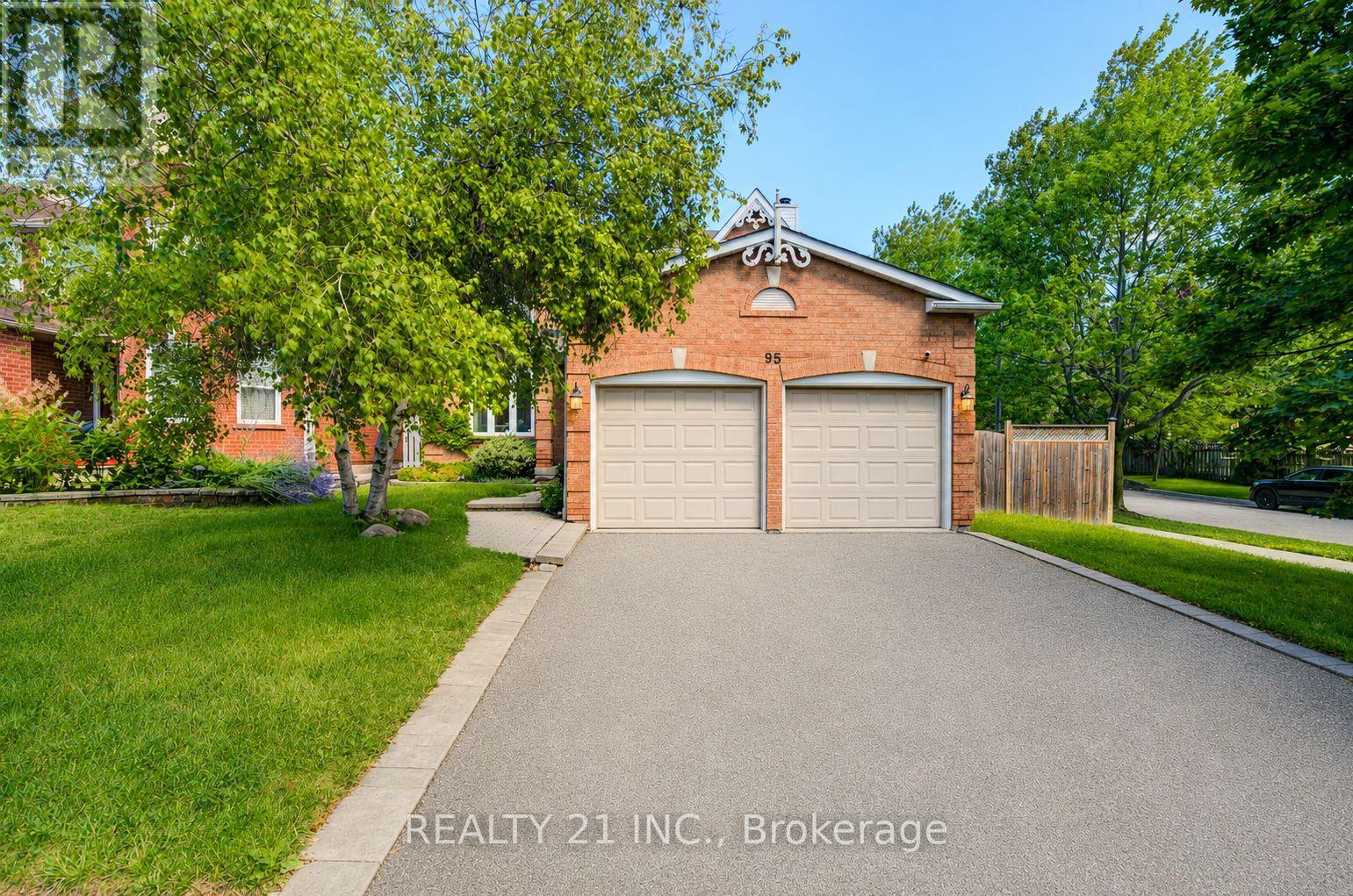 MLS® listing #30114604 for sale located at 95 HEARNE CRESCENT