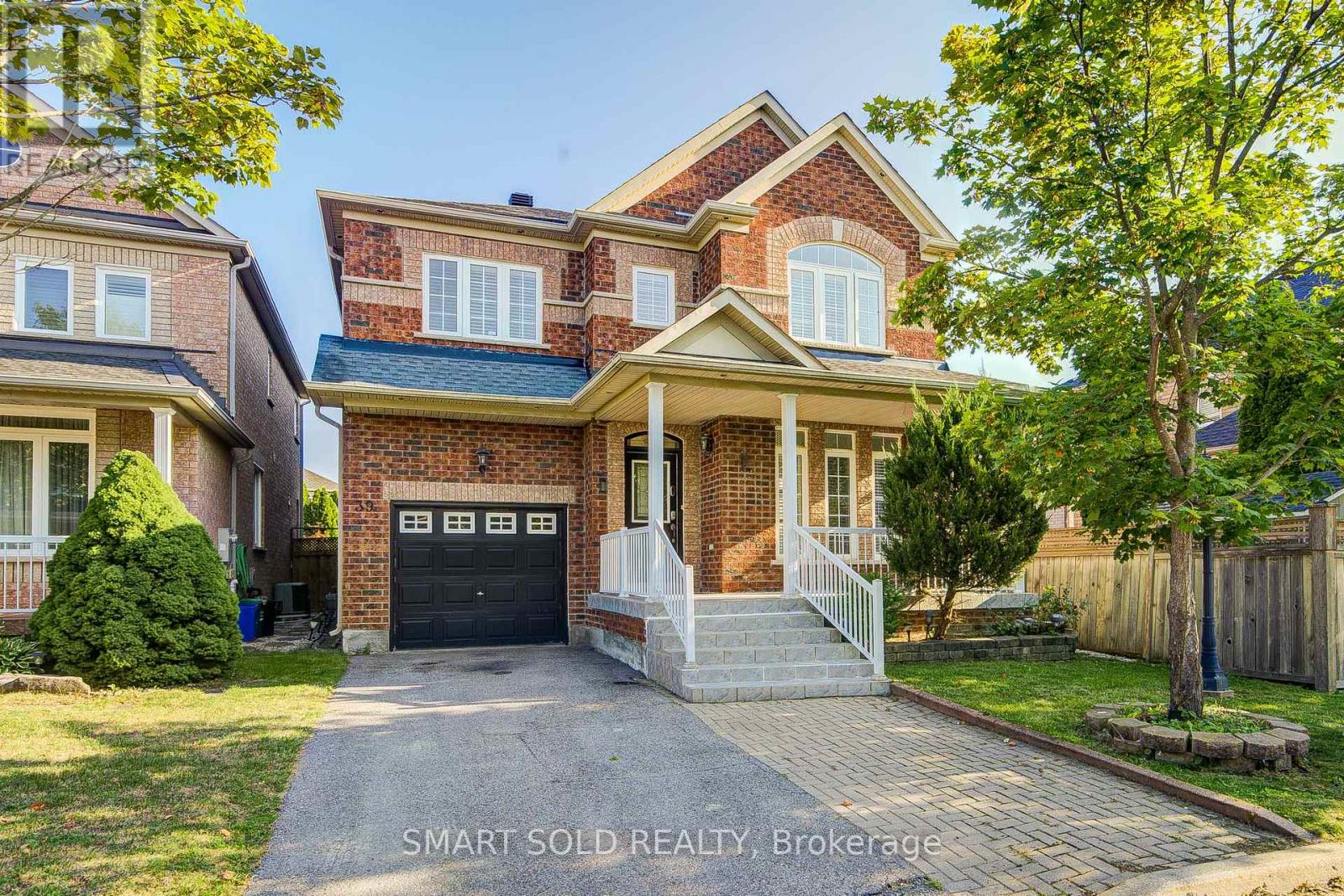 MLS® listing #30114610 for sale located at 39 VICTORIA WOOD AVENUE