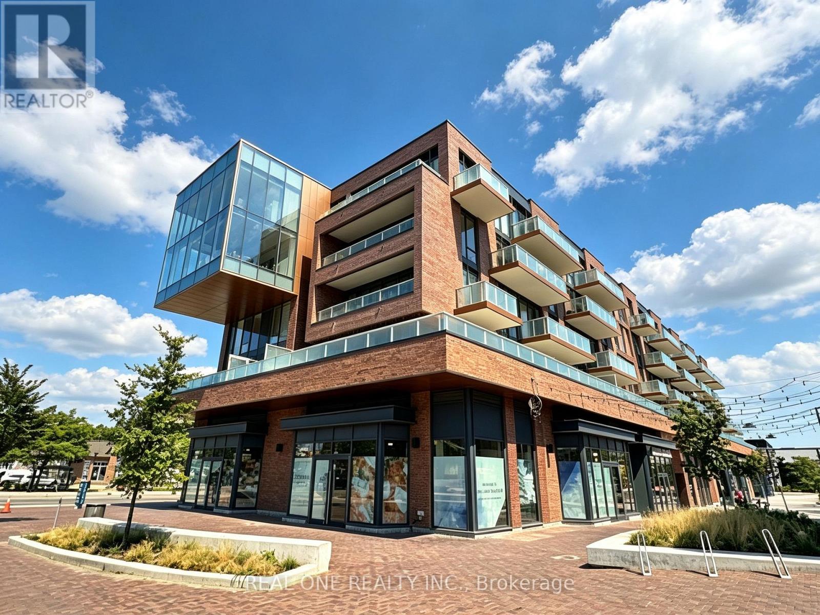 MLS® listing #30114622 for sale located at 333 - 215 LAKESHORE ROAD W