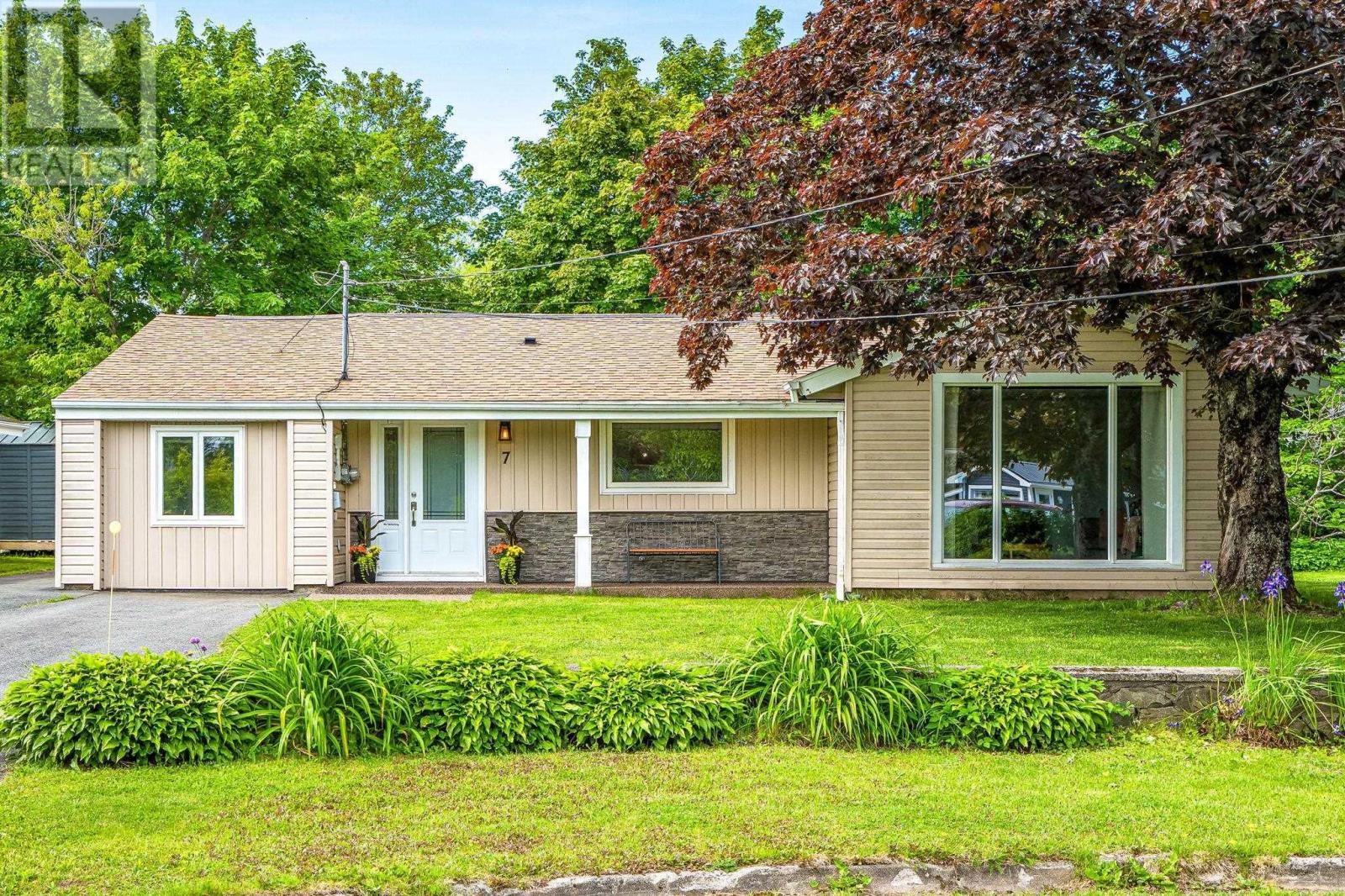 MLS® listing #30114711 for sale located at 7 Nabob Court