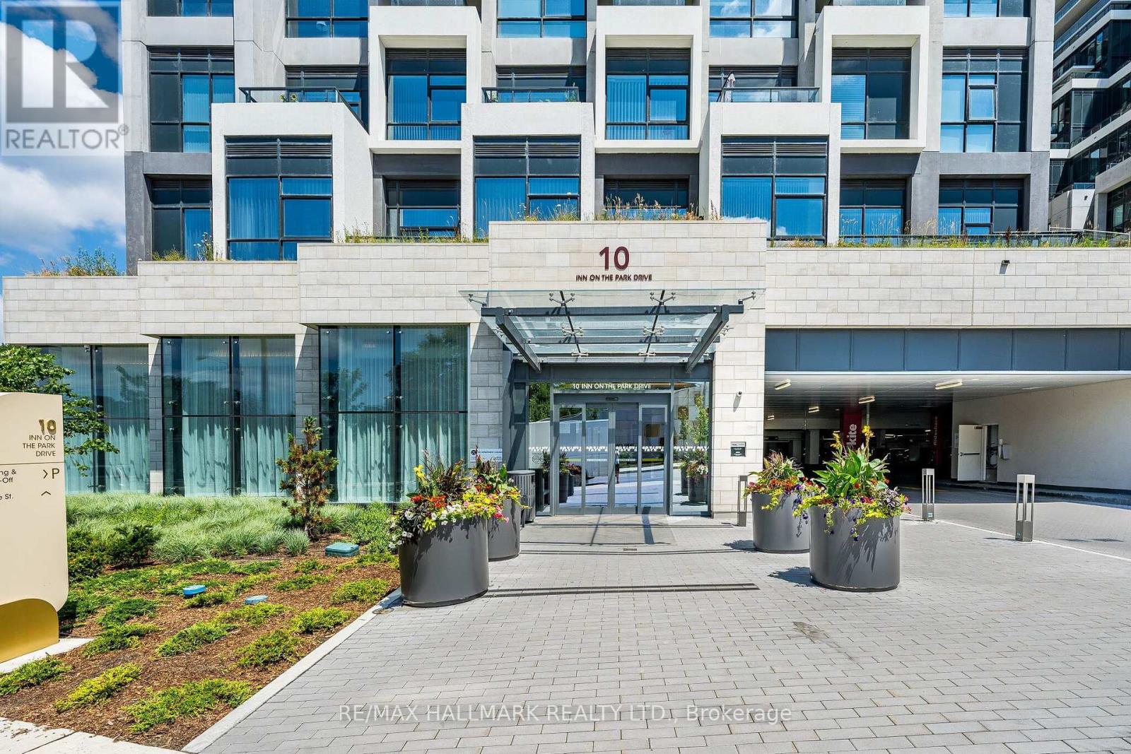 MLS® listing #30114742 for sale located at 3109 - 10 INN ON THE PARK DRIVE