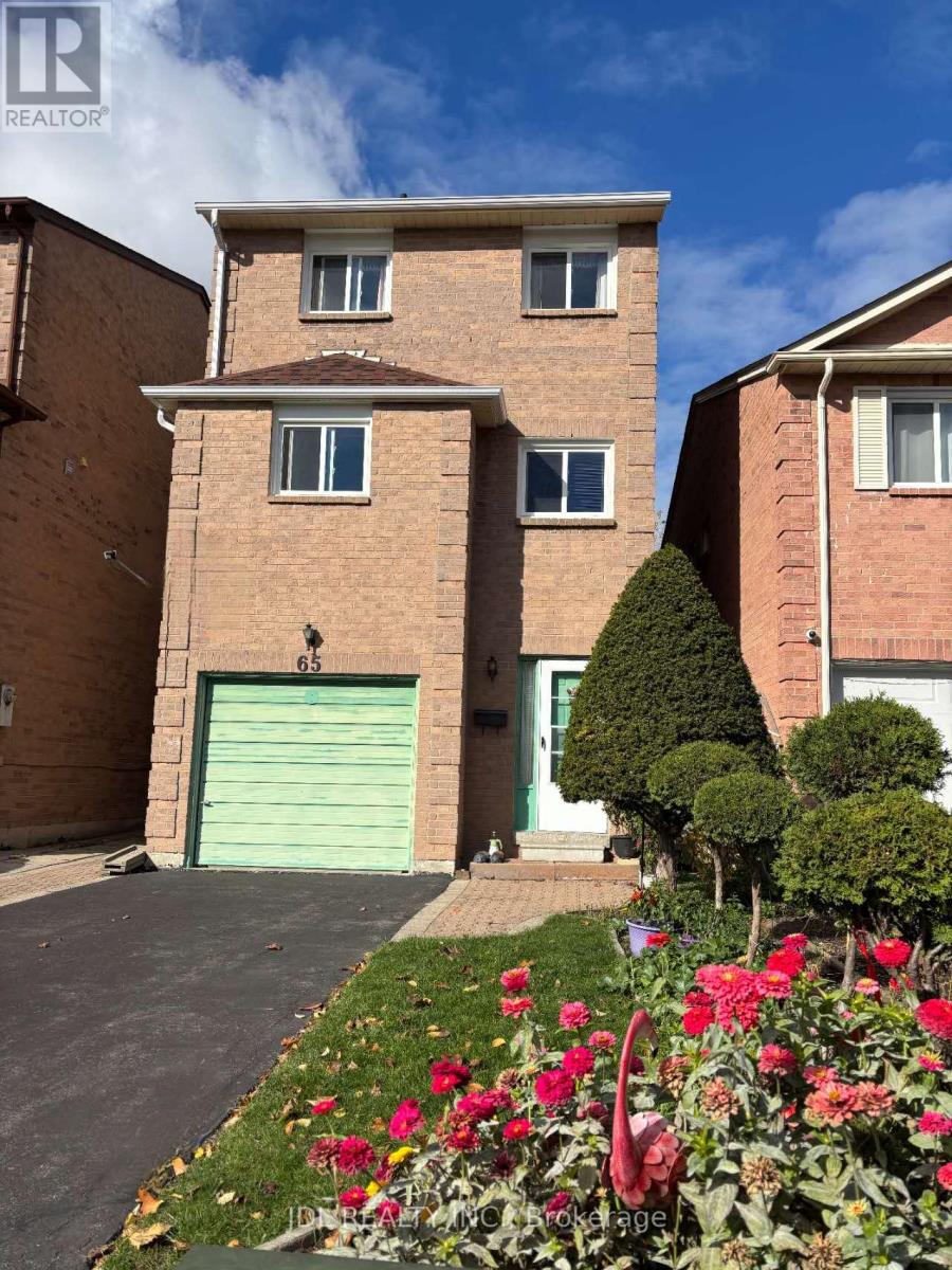 MLS® listing #30114766 for sale located at 65 COTTONWOOD COURT