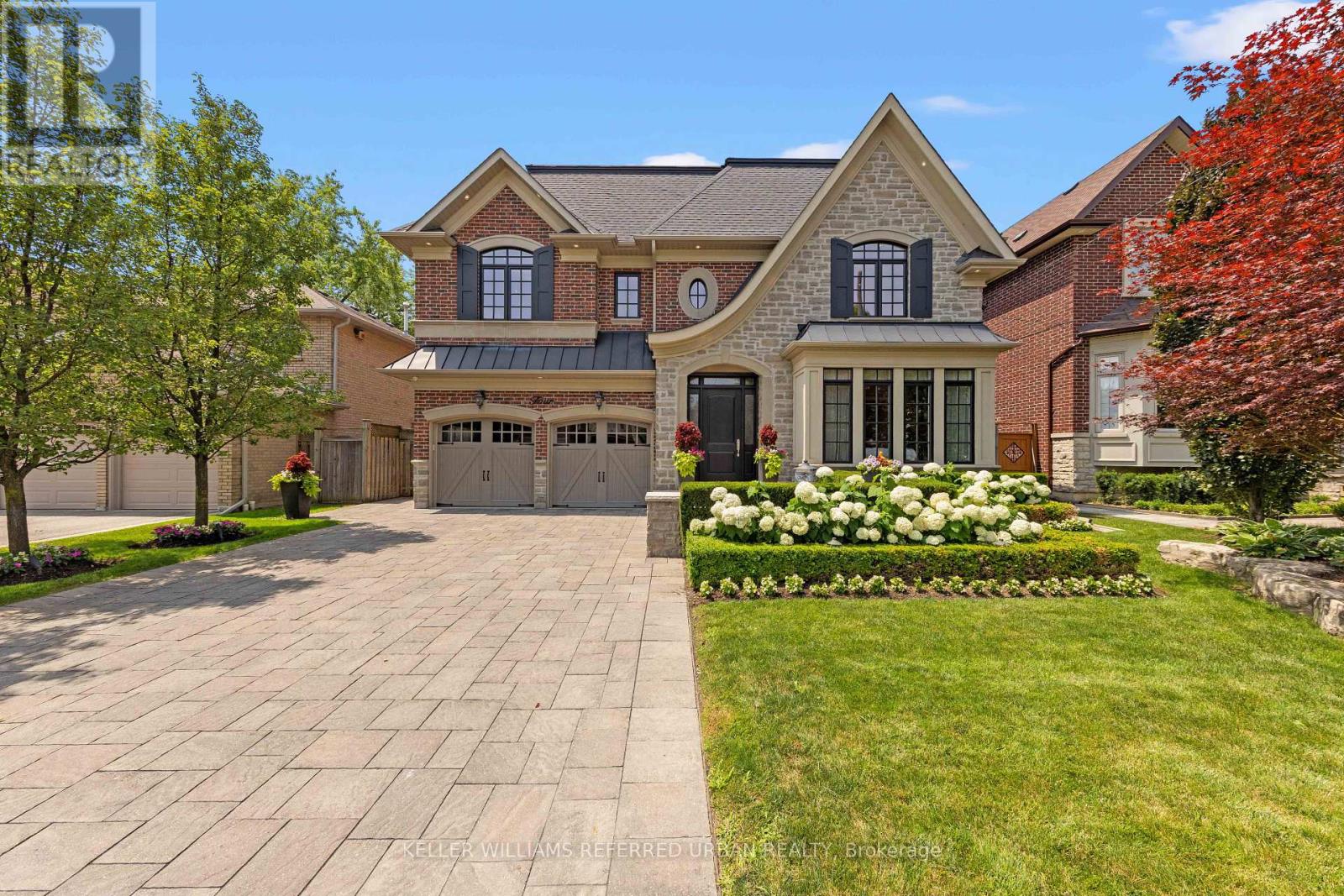 MLS® listing #30114920 for sale located at 4 COMMUNITY CIRCLE