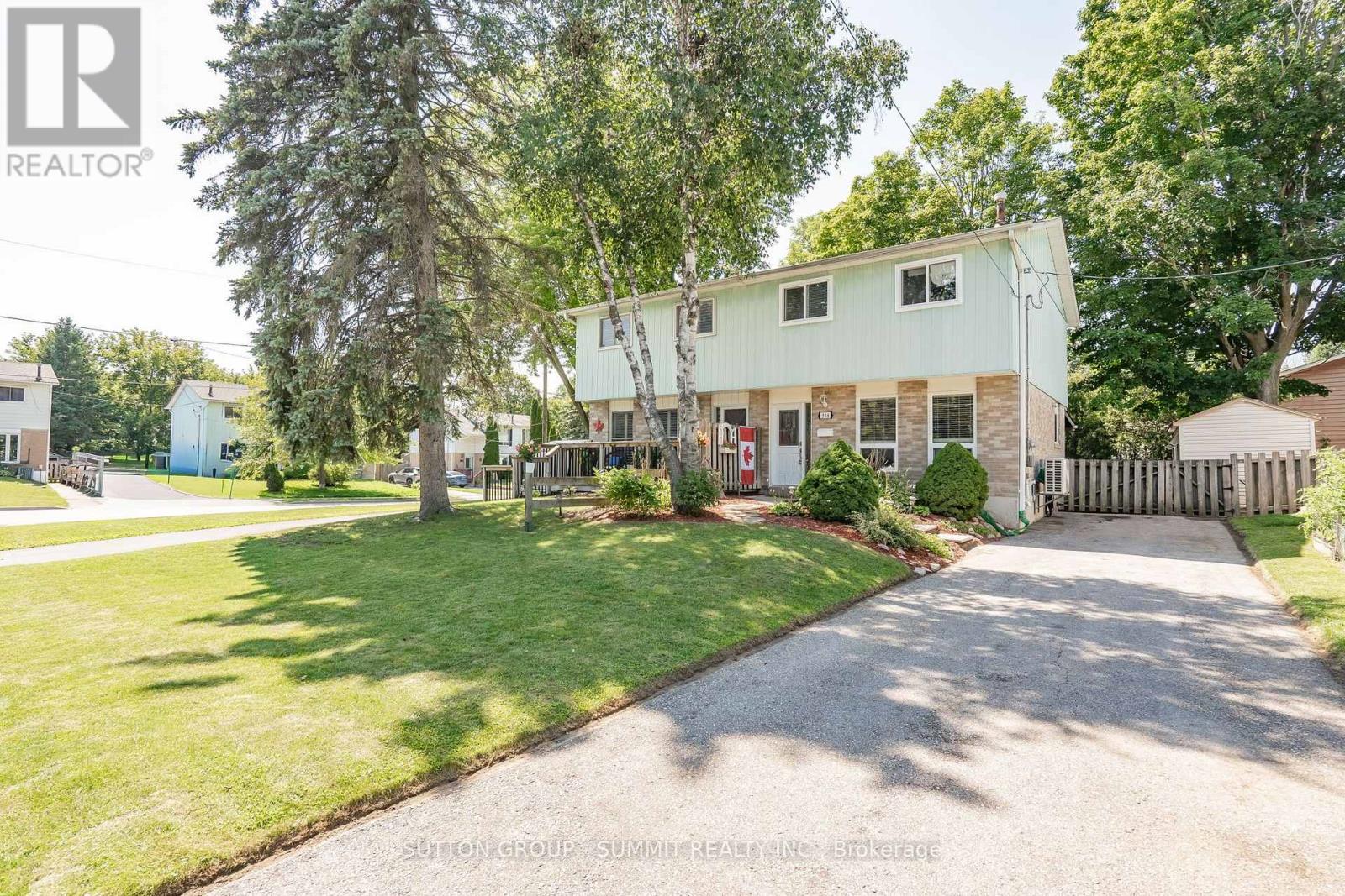 MLS® listing #30114937 for sale located at 306 OAKWOOD COURT
