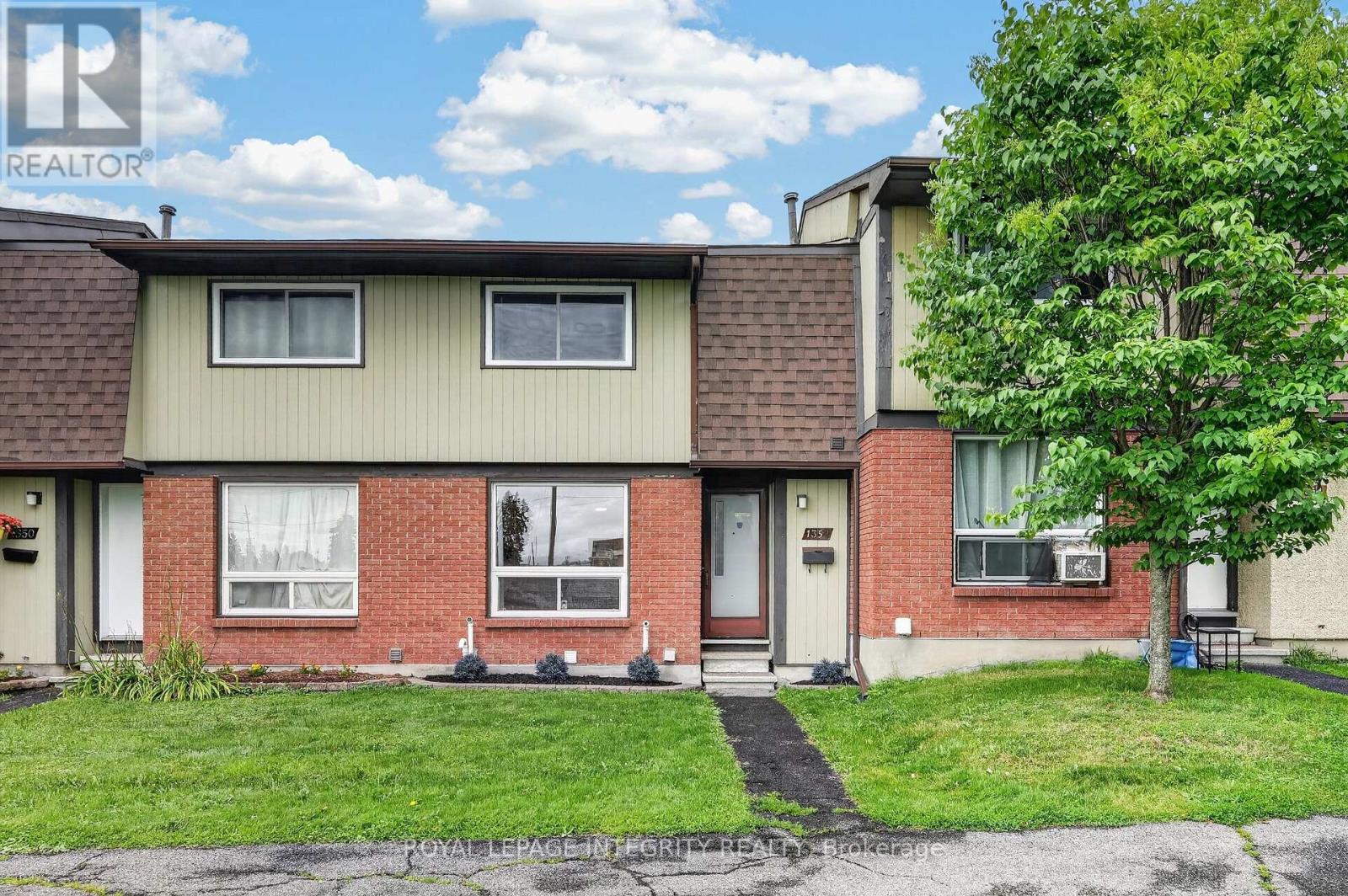 MLS® listing #30115012 for sale located at 1352 BAKKER COURT