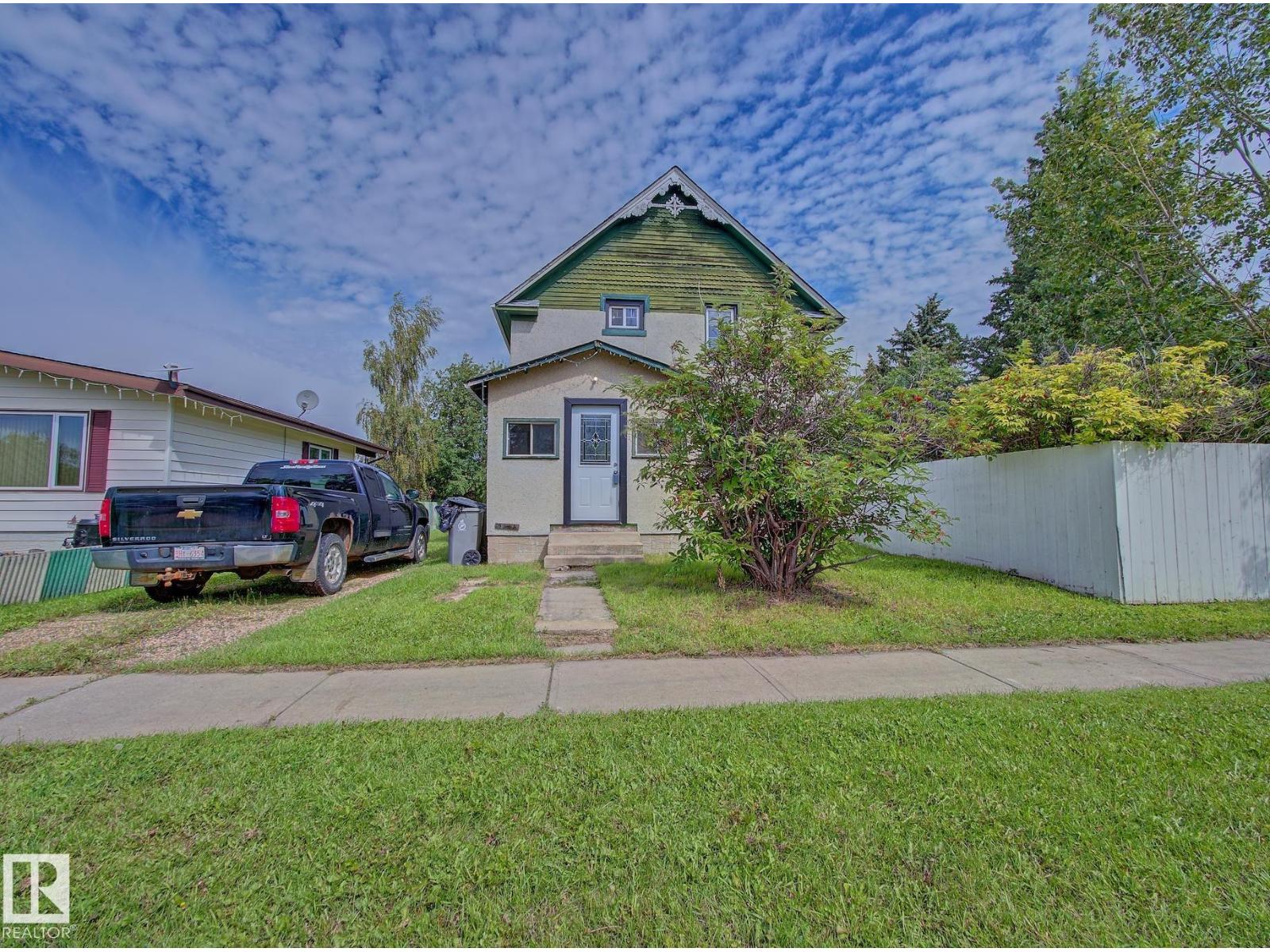 MLS® listing #30115606 for sale located at 5414 52 AV
