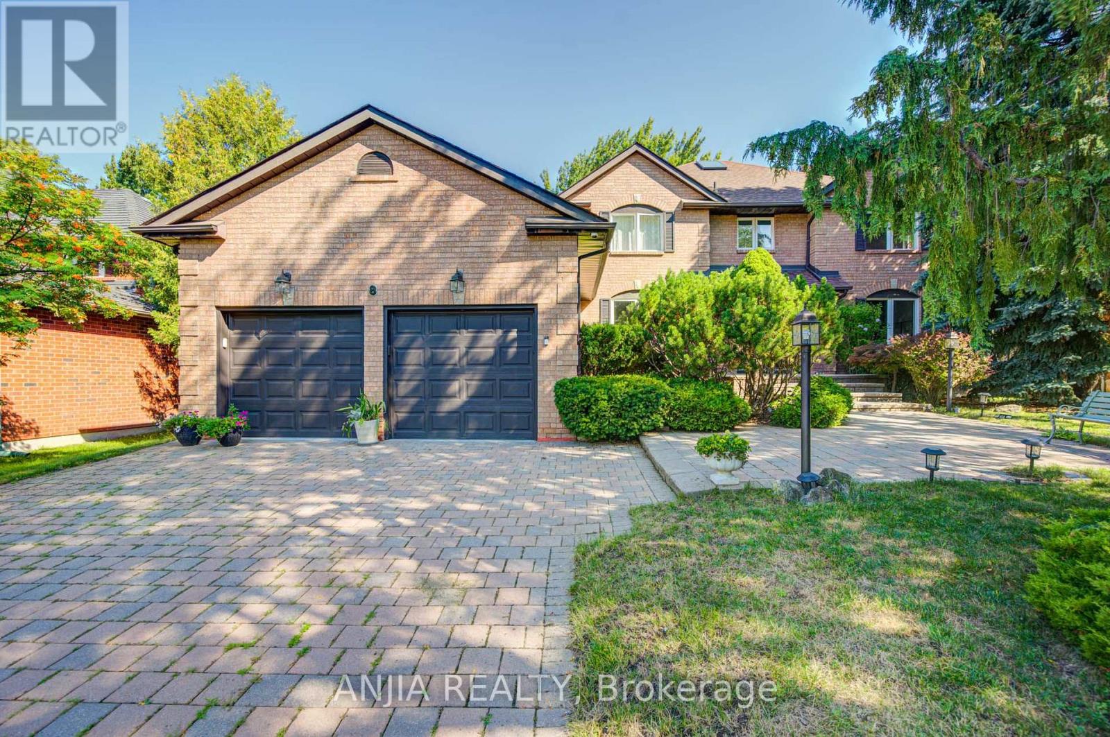 MLS® listing #30115745 for sale located at 8 CALDERBRIDGE CRESCENT