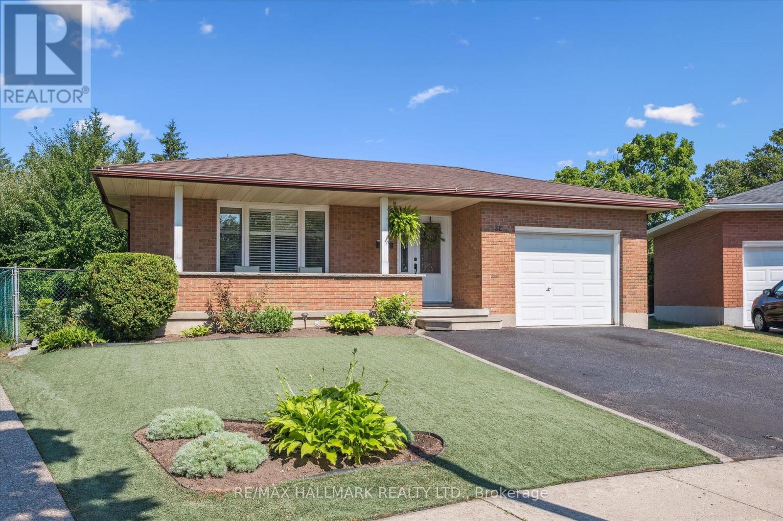 MLS® listing #30117195 for sale located at 32 WARWICK COURT