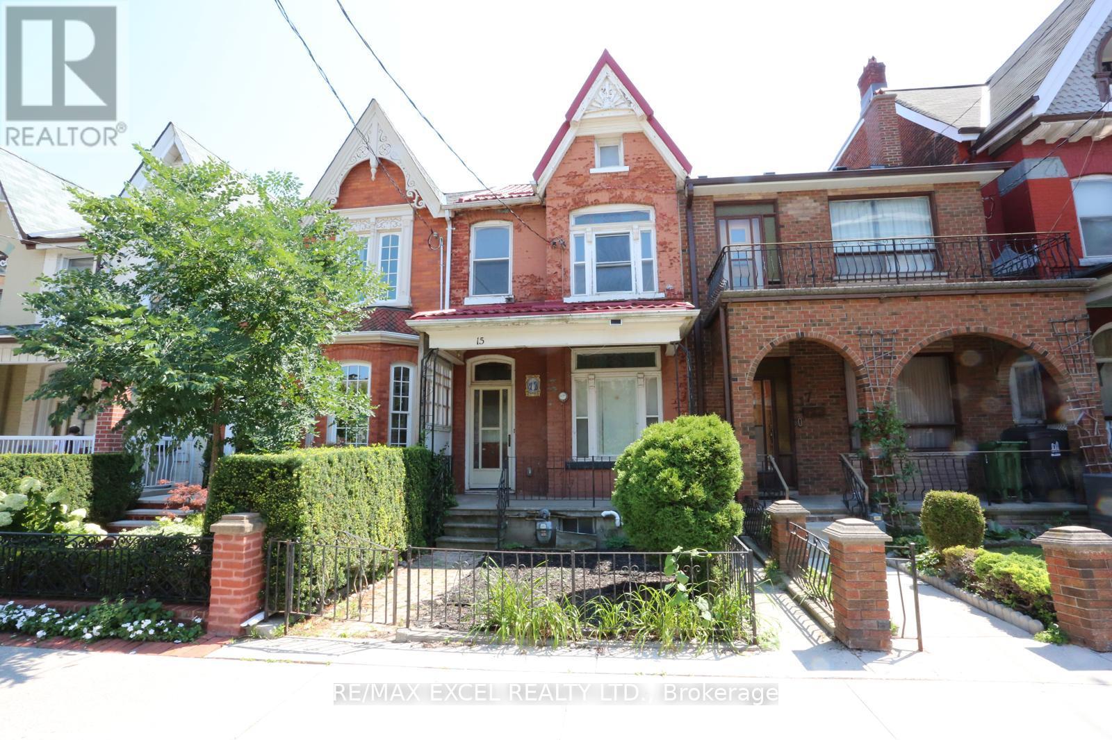 MLS® listing #30117535 for sale located at 15 OXFORD STREET