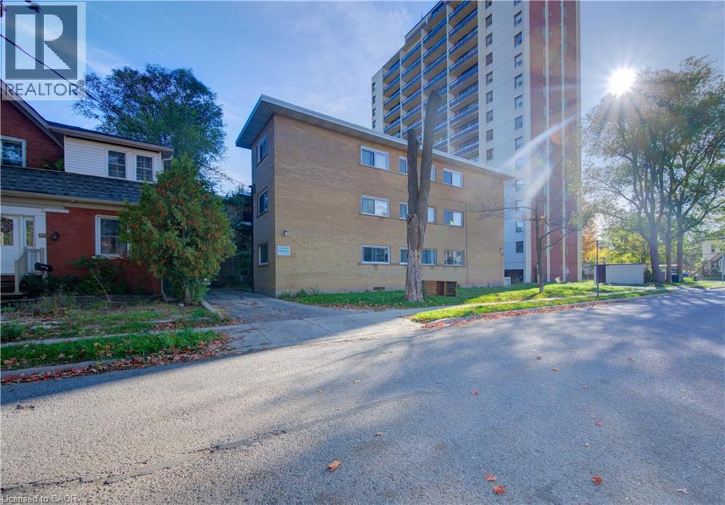MLS® listing #30120386 for sale located at 50 GORDON Avenue