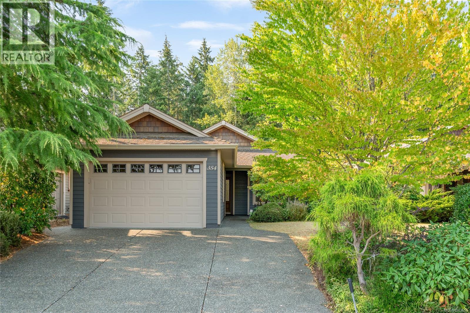 MLS® listing #30120934 for sale located at 354 Davis Ave