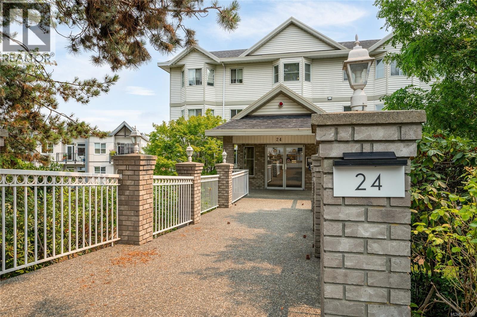 MLS® listing #30120935 for sale located at 206 24 Prideaux St