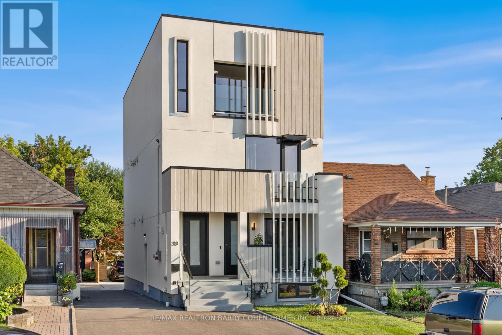 MLS® listing #30121008 for sale located at 33 LANARK AVENUE