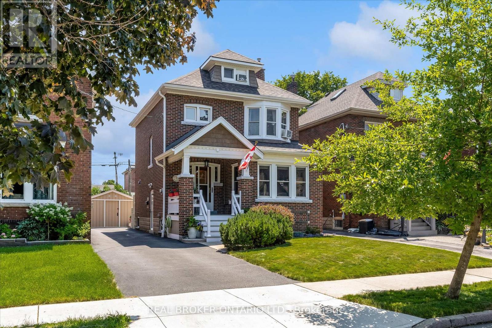 MLS® listing #30121406 for sale located at 99 TUXEDO AVENUE S