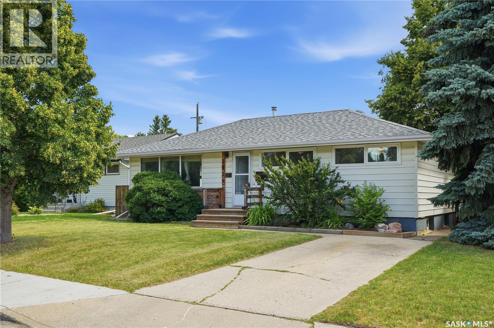 MLS® listing #30121494 for sale located at 2325 Dufferin AVENUE