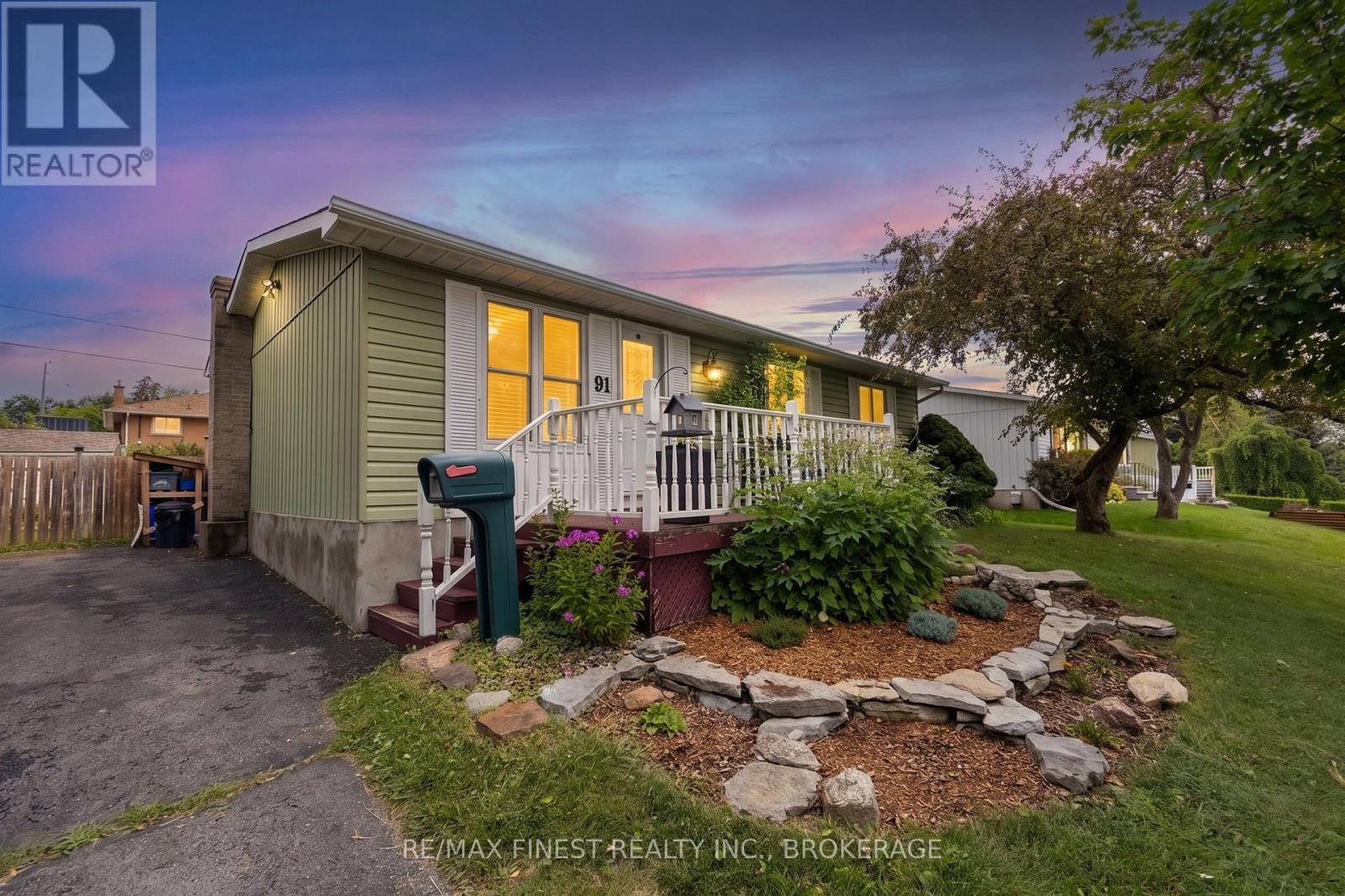 MLS® listing #30122593 for sale located at 91 CAMBRIDGE CRESCENT