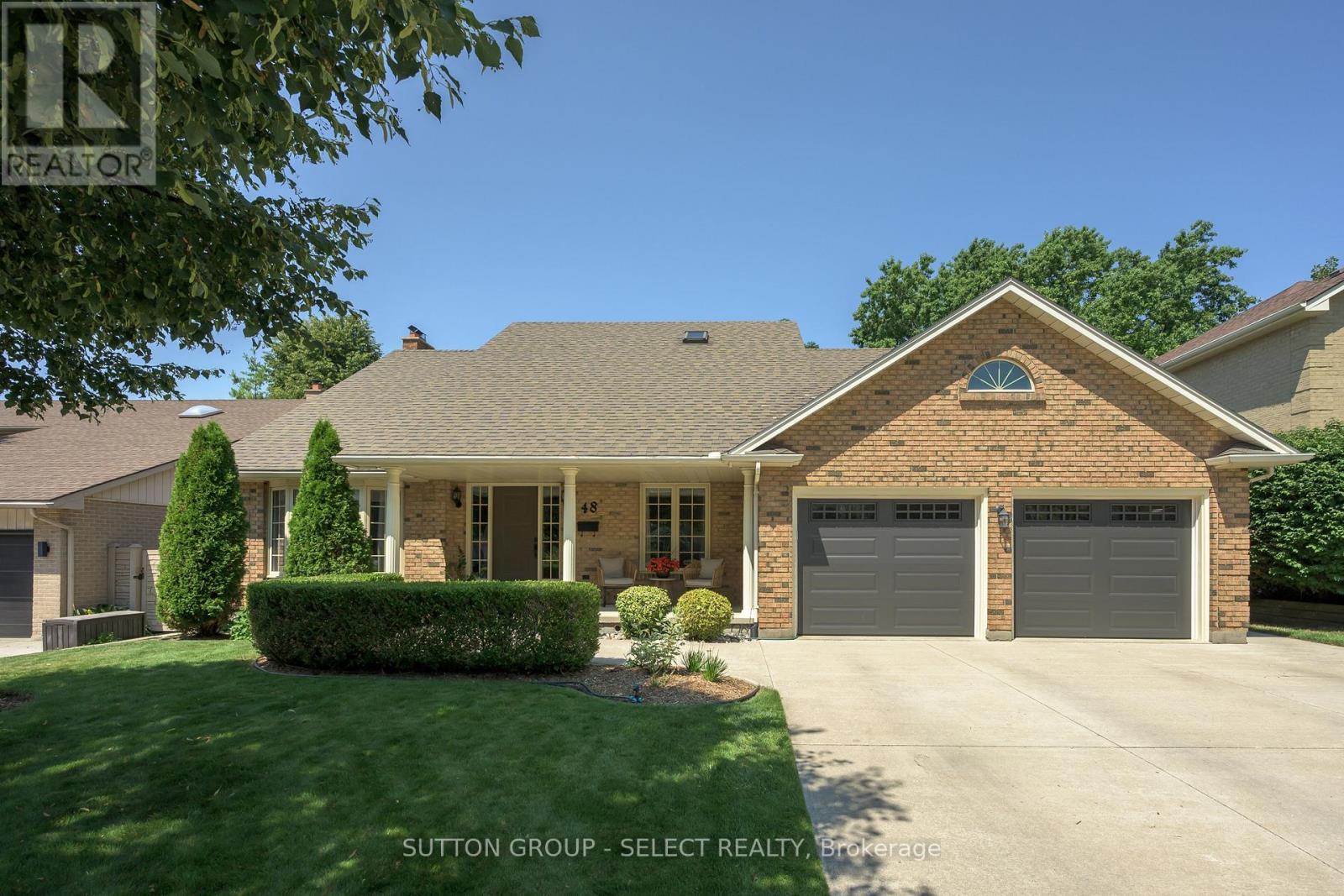 MLS® listing #30122884 for sale located at 48 LOOKOUT COURT