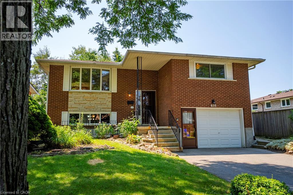 MLS® listing #30124221 for sale located at 635 CEDARGROVE Place