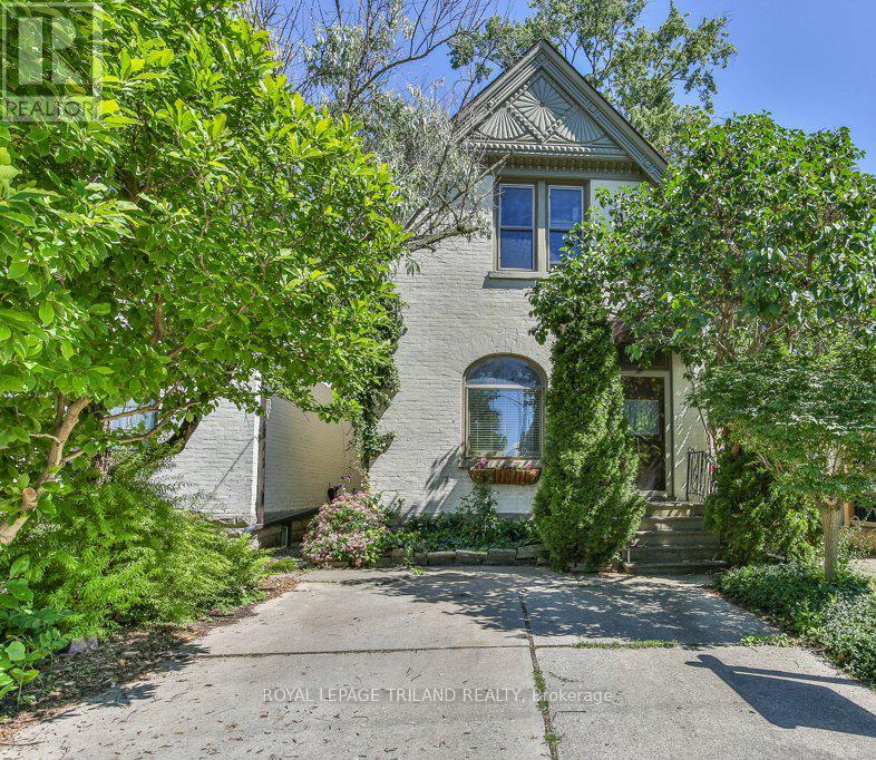 MLS® listing #30126284 for sale located at 38 BYRON AVENUE E