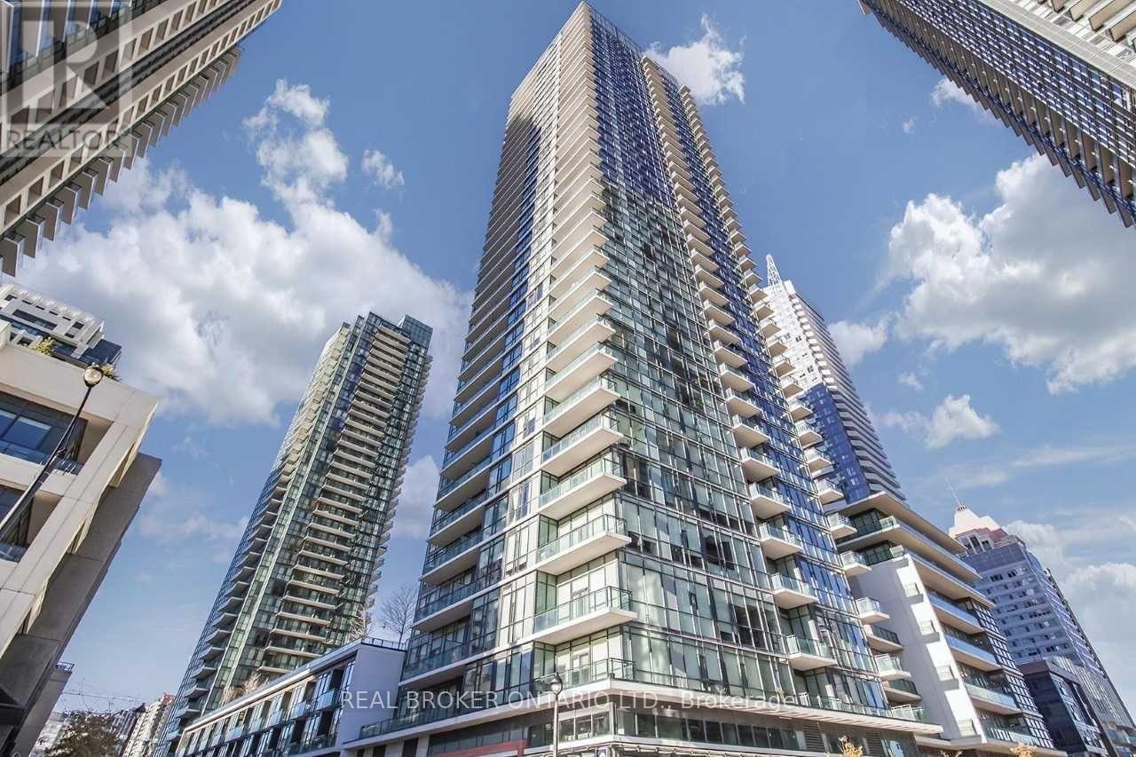MLS® listing #30126310 for sale located at LPH7 - 4065 BRICKSTONE MEWS
