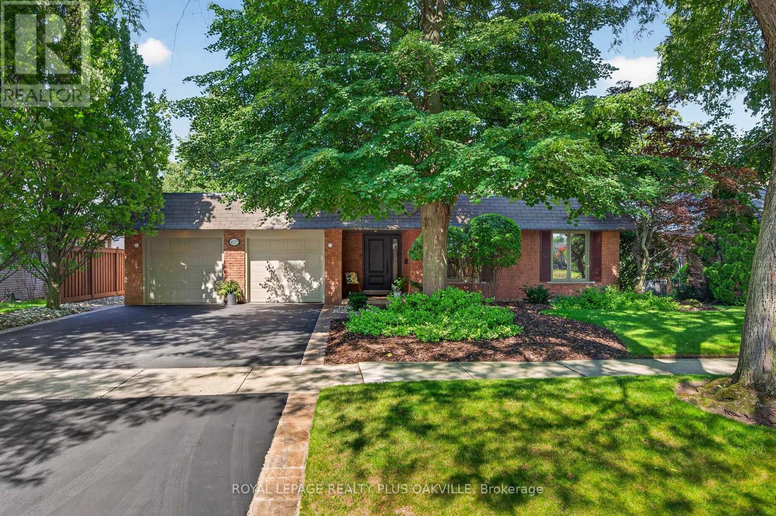 MLS® listing #30126316 for sale located at 4527 CONCORD PLACE