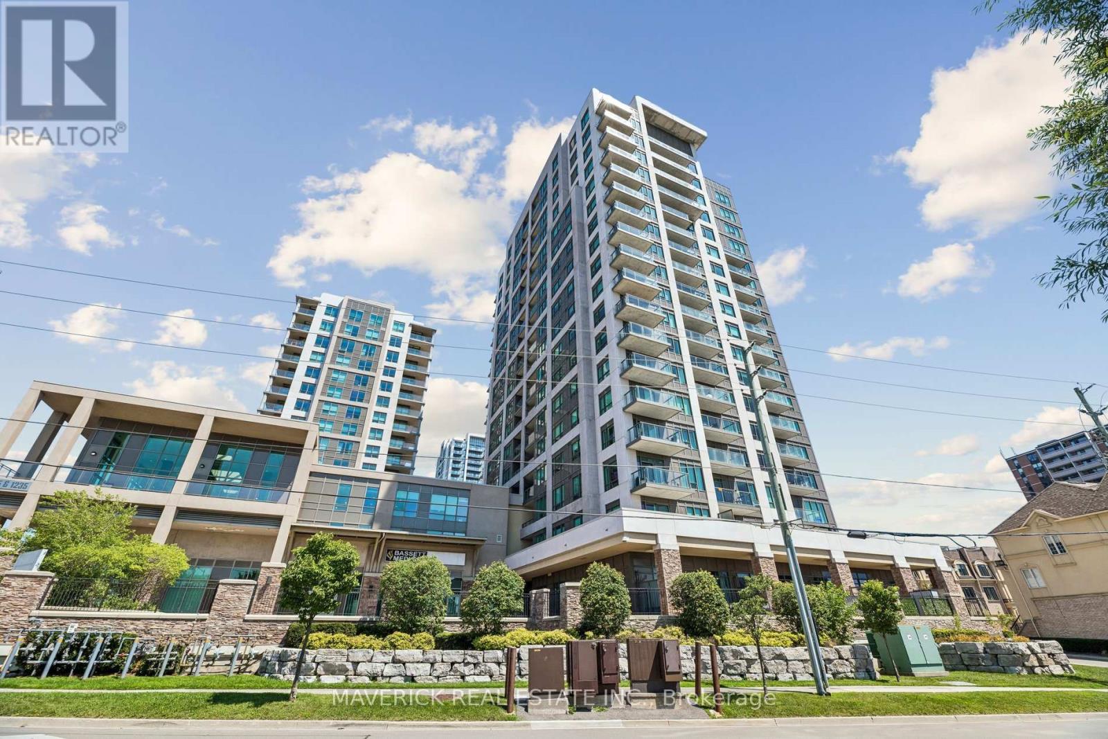 MLS® listing #30126328 for sale located at 706 - 1215 BAYLY STREET