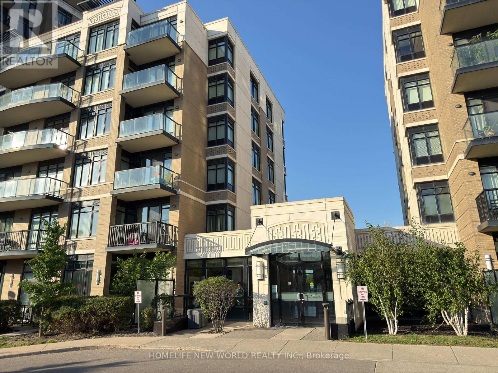 MLS® listing #30126344 for sale located at 403 - 151 UPPER DUKE CRESCENT
