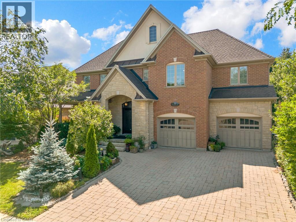 MLS® listing #30126812 for sale located at 32 PENNSYLVANIA Crescent
