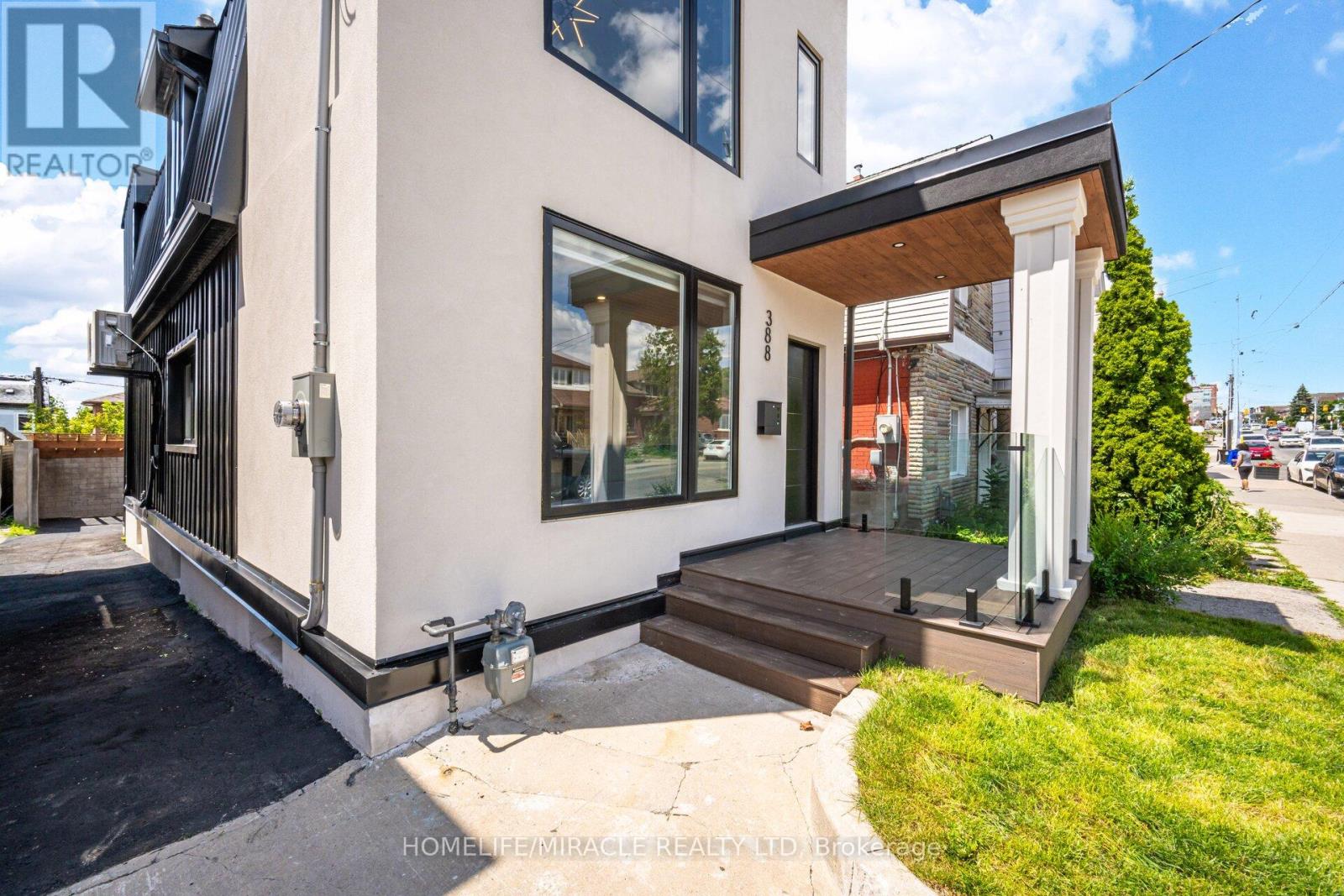 MLS® listing #30127053 for sale located at 388 OAKWOOD AVENUE
