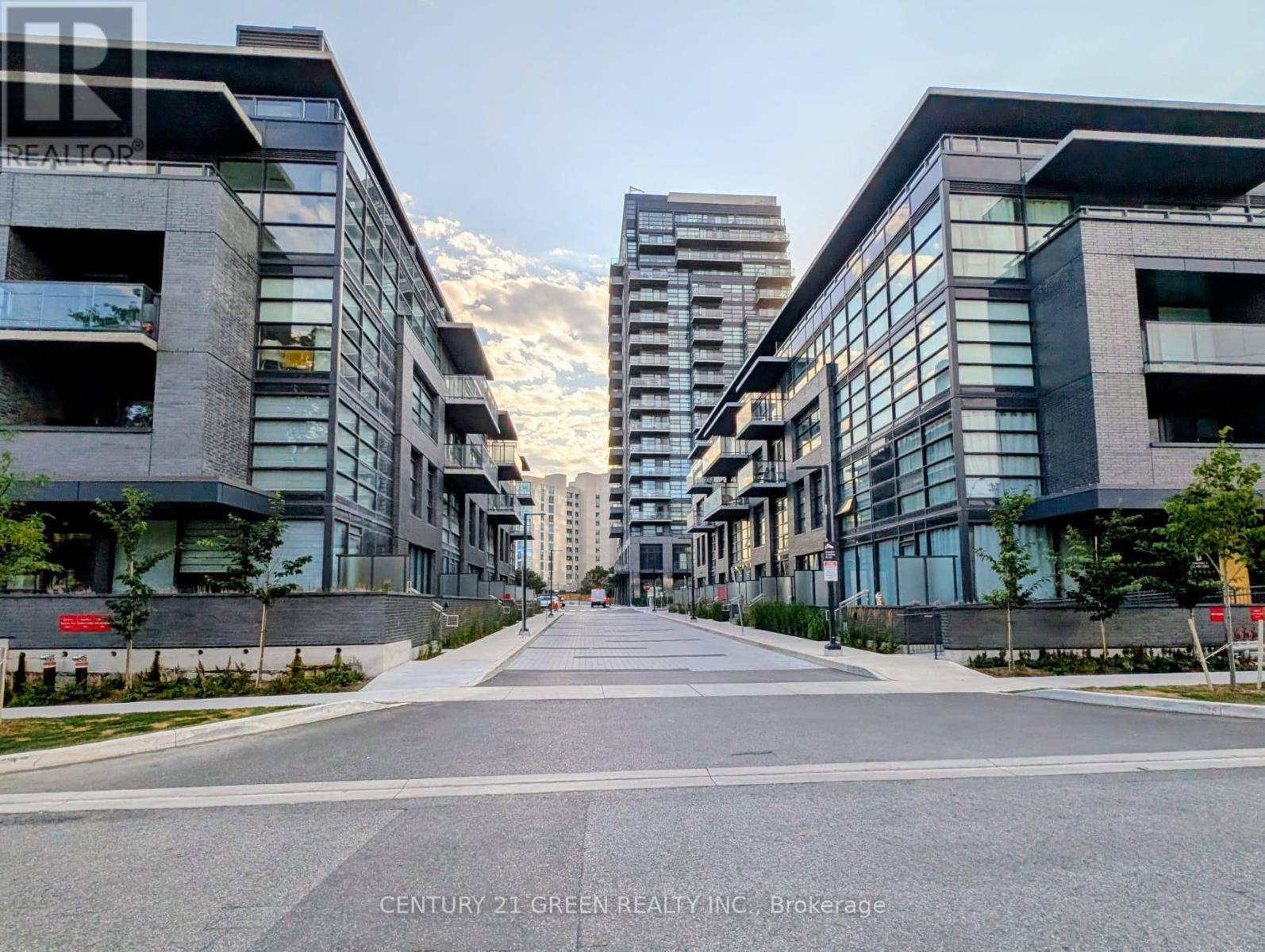 MLS® listing #30127086 for sale located at 323C - 1612 CHARLES STREET
