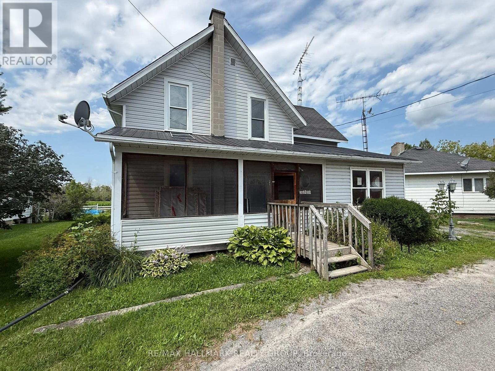 MLS® listing #30127125 for sale located at 12 CIRCLE DRIVE S