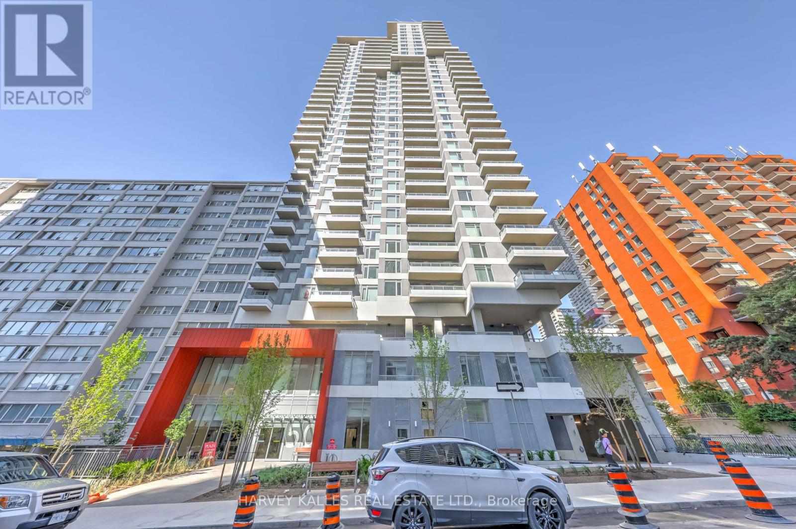 MLS® listing #30127539 for sale located at LPH19 - 50 DUNFIELD AVENUE