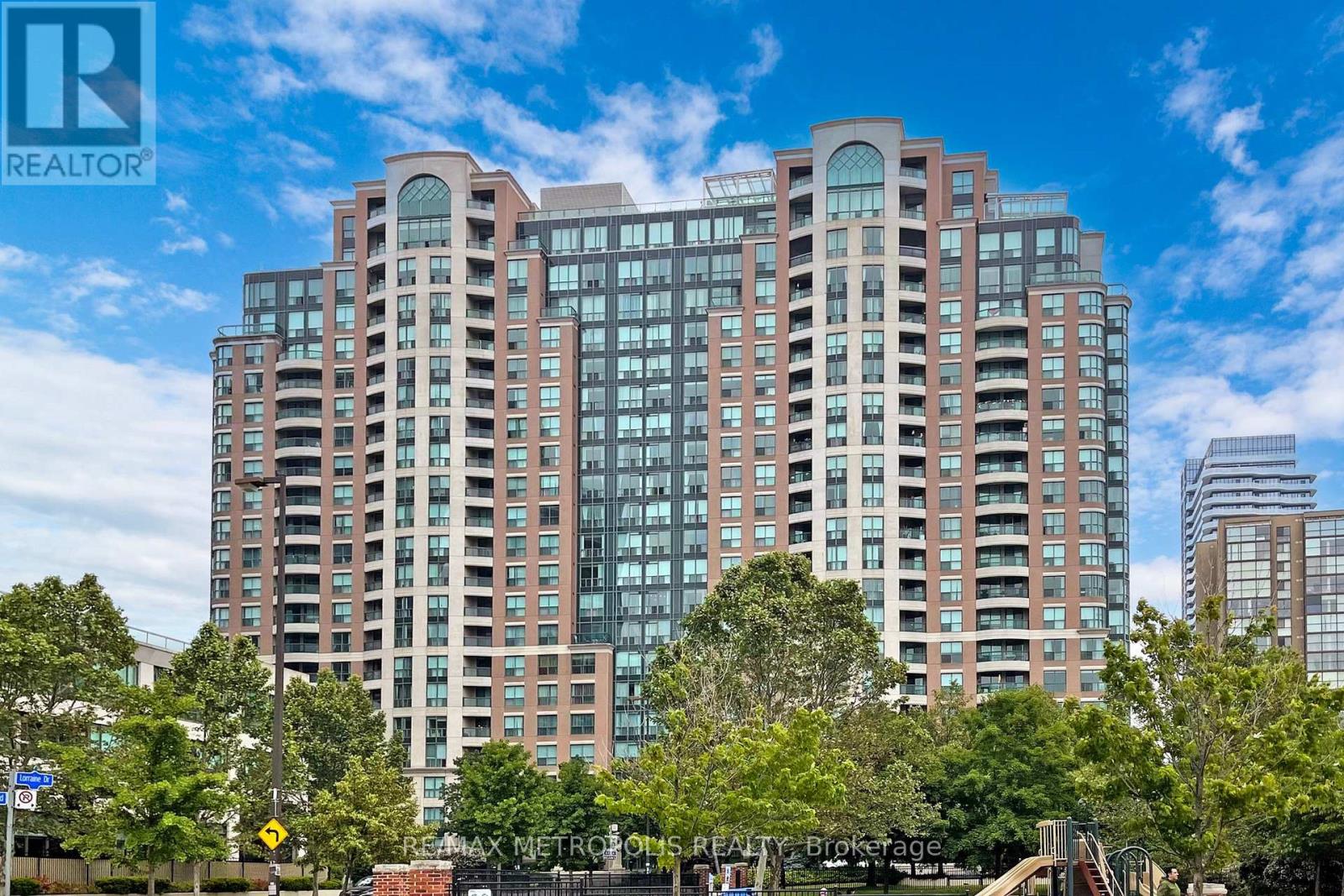 MLS® listing #30128697 for sale located at 1906 - 23 LORRAINE DRIVE