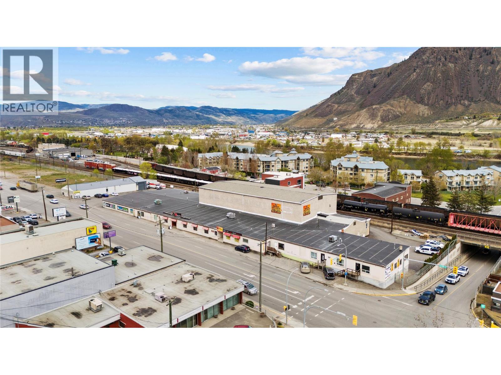 MLS® listing #30129865 for sale located at 980 VICTORIA Street
