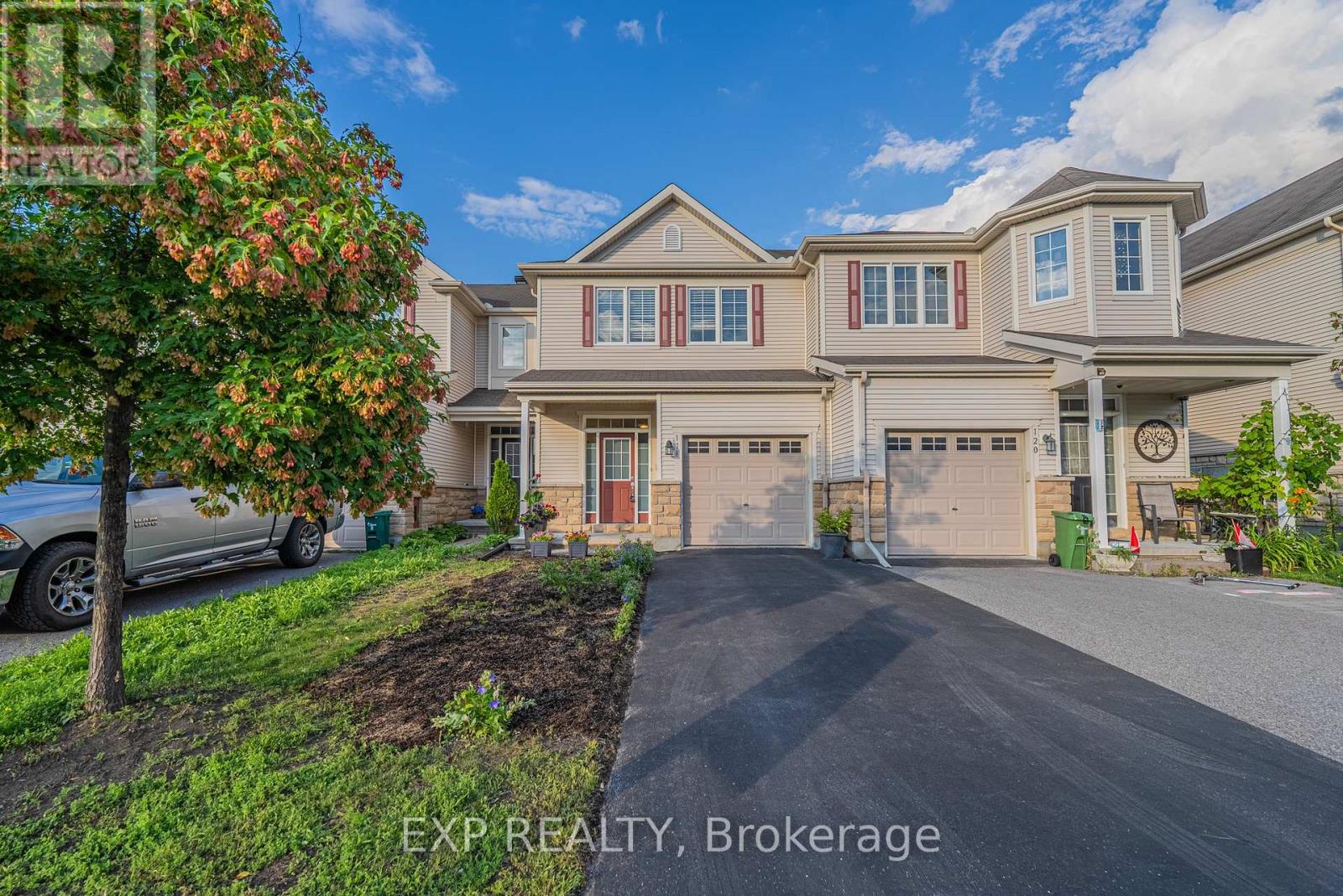 MLS® listing #30131834 for sale located at 118 LARAMIE CRESCENT
