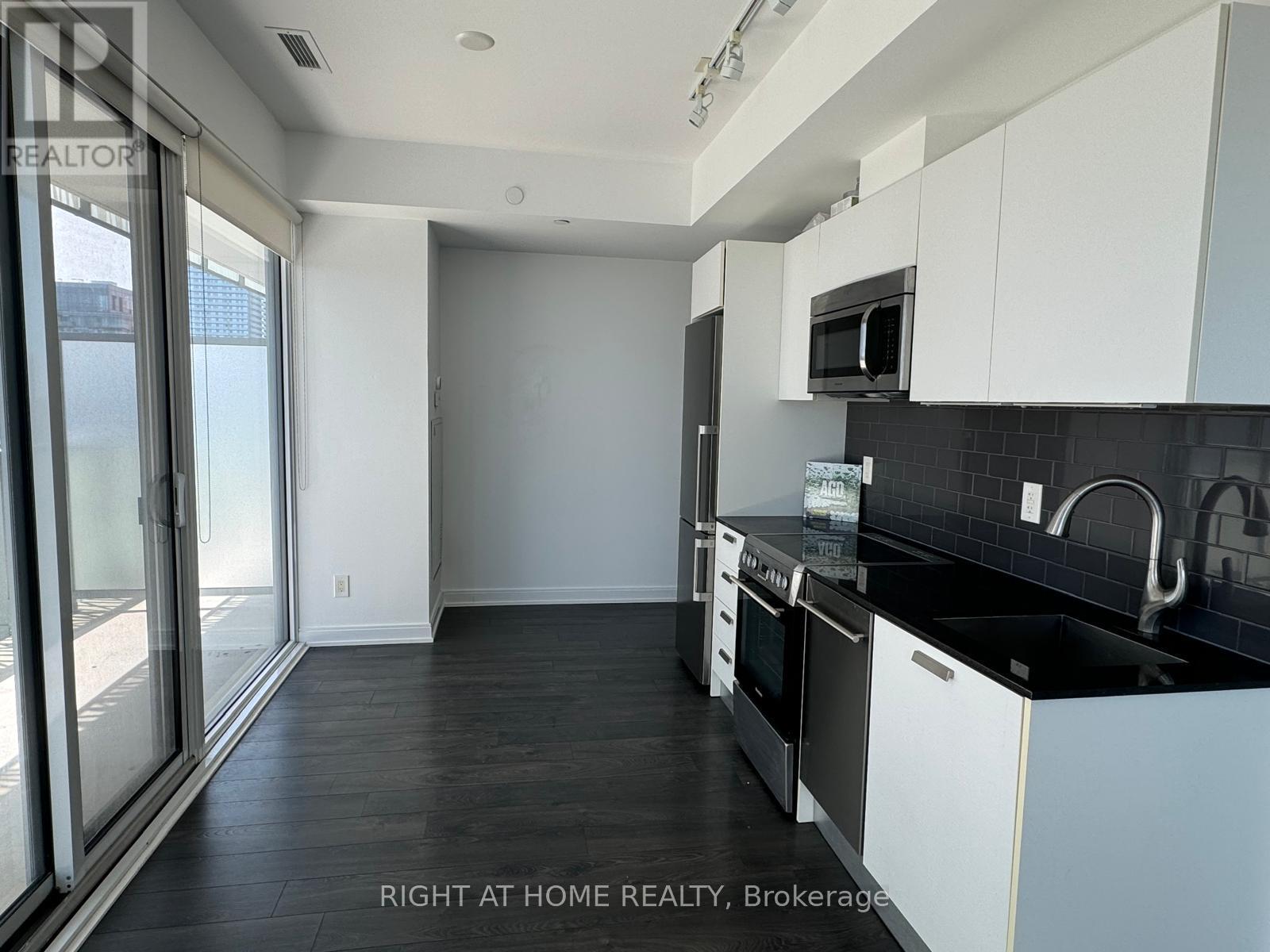 MLS® listing #30131836 for sale located at 2802 - 42 CHARLES STREET E