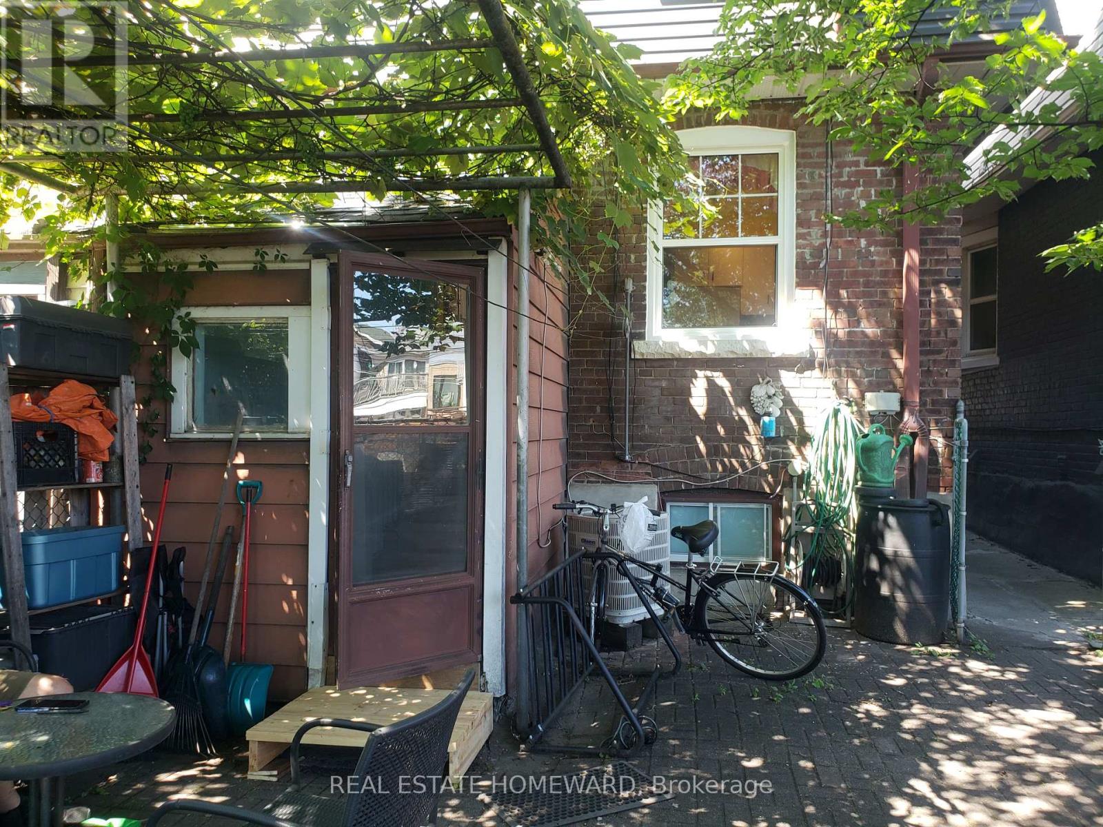 MLS® listing #30131856 for sale located at 2  (1ST FLR) - 687 DUPONT STREET
