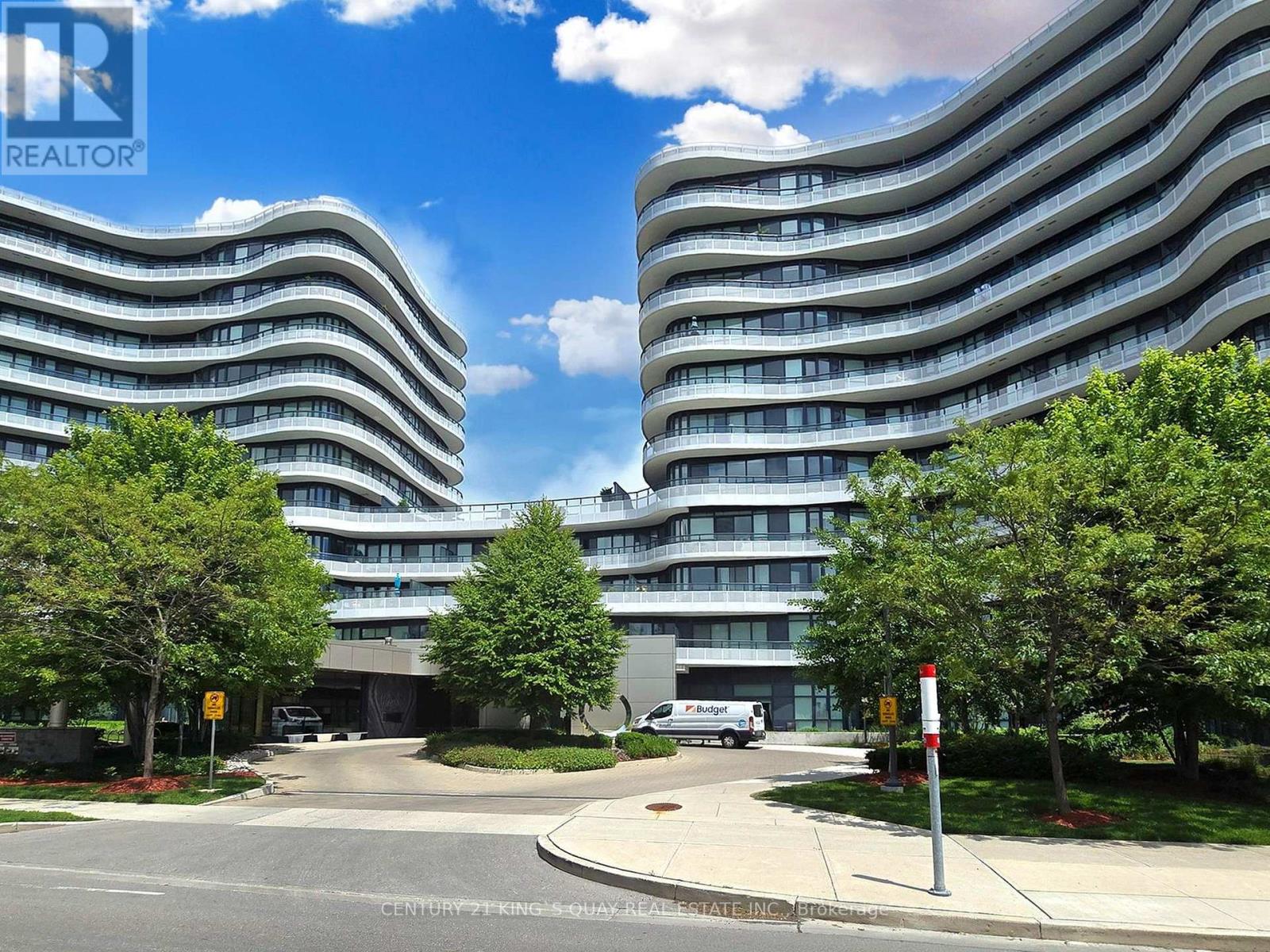 MLS® listing #30132388 for sale located at 915 - 99 THE DONWAY W