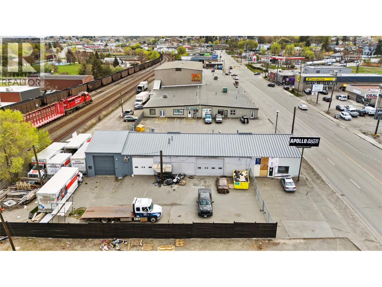 MLS® listing #30132469 for sale located at 904 Victoria Street