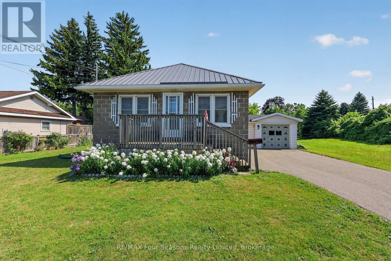 MLS® listing #30132648 for sale located at 442 HUME STREET