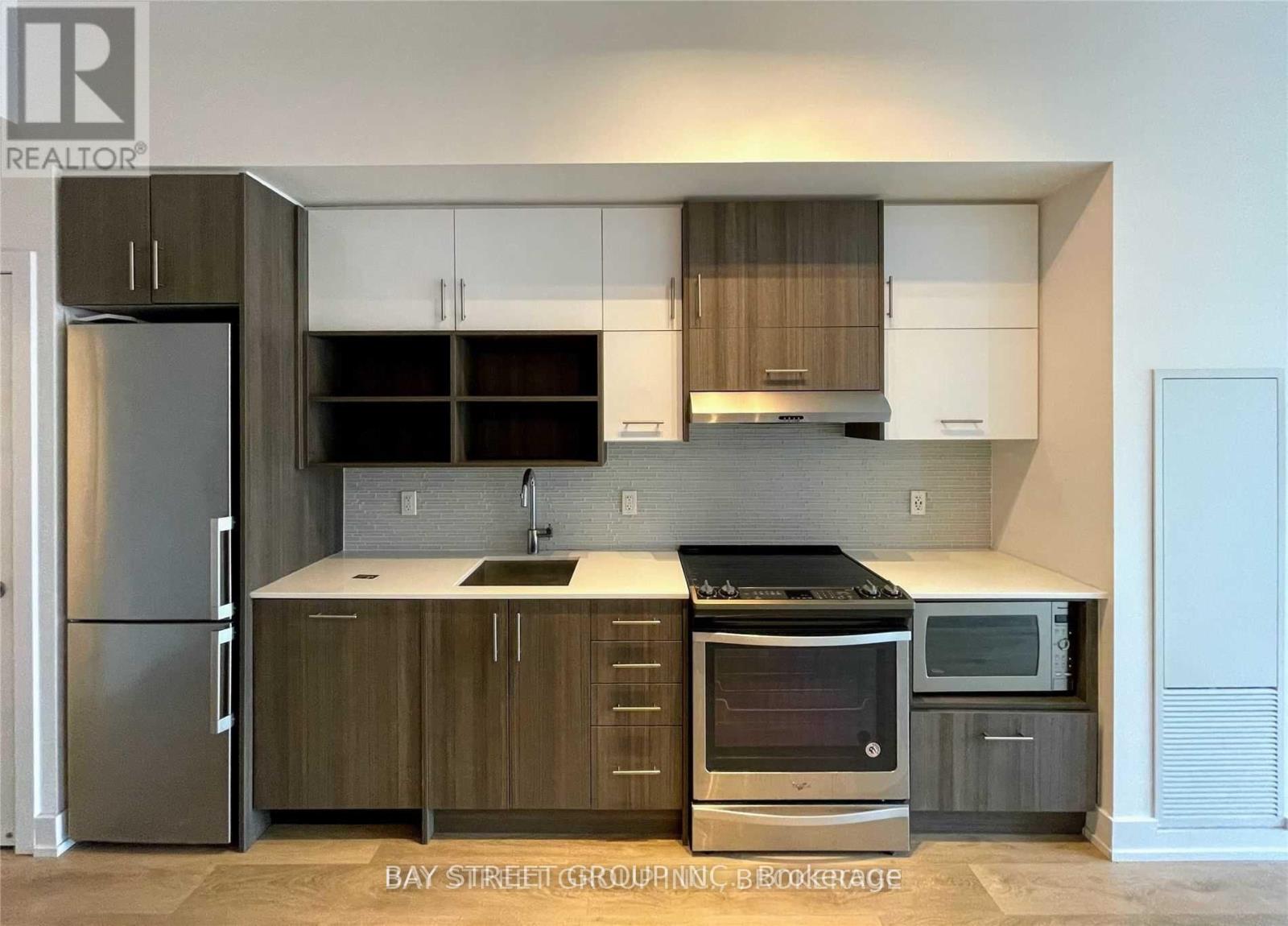MLS® listing #30133158 for sale located at 401 - 150 FAIRVIEW MALL DRIVE